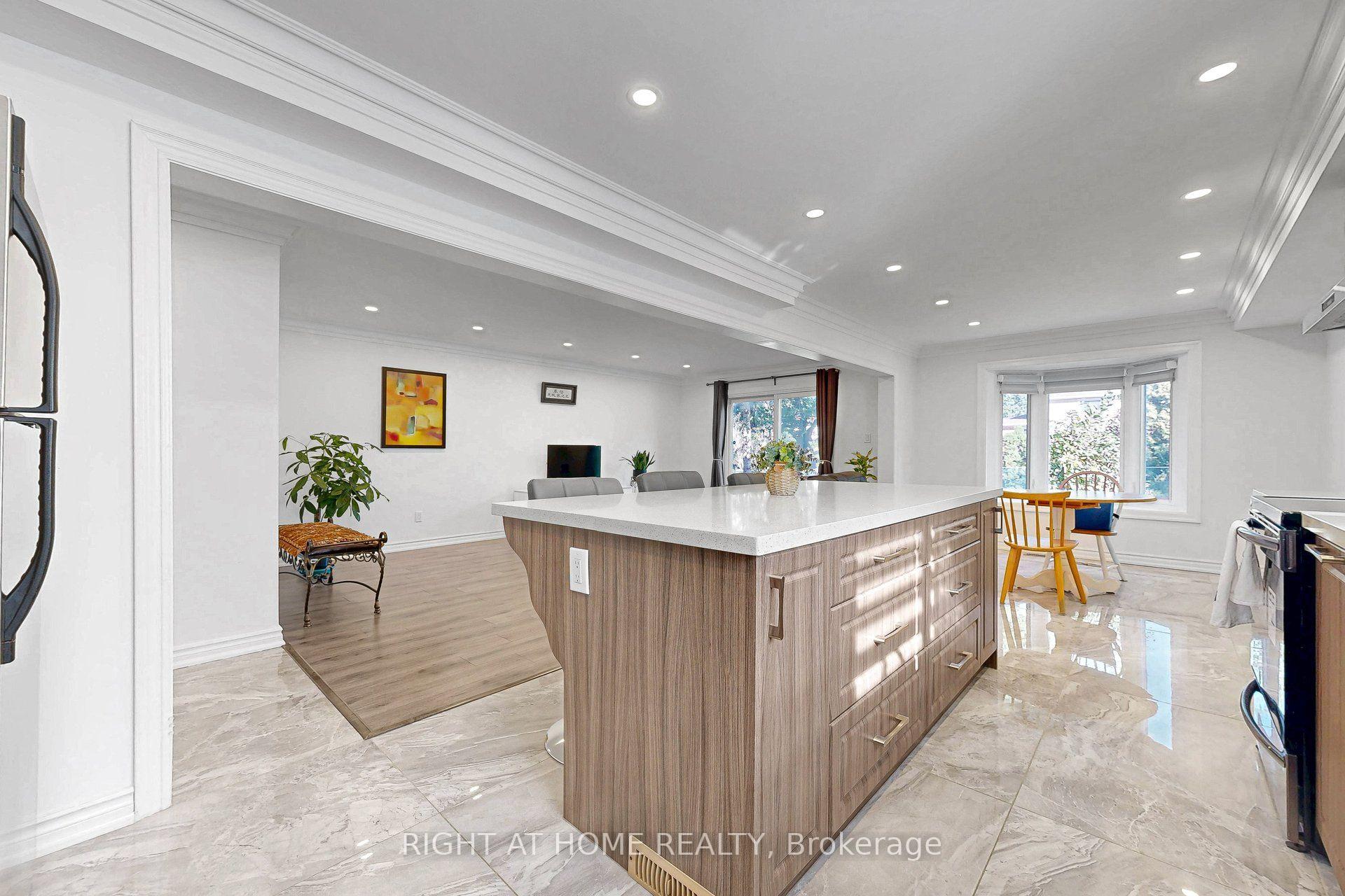 Photo 7 of 77 Pebblehill Square, Scarborough, Agincourt North — HOMEH