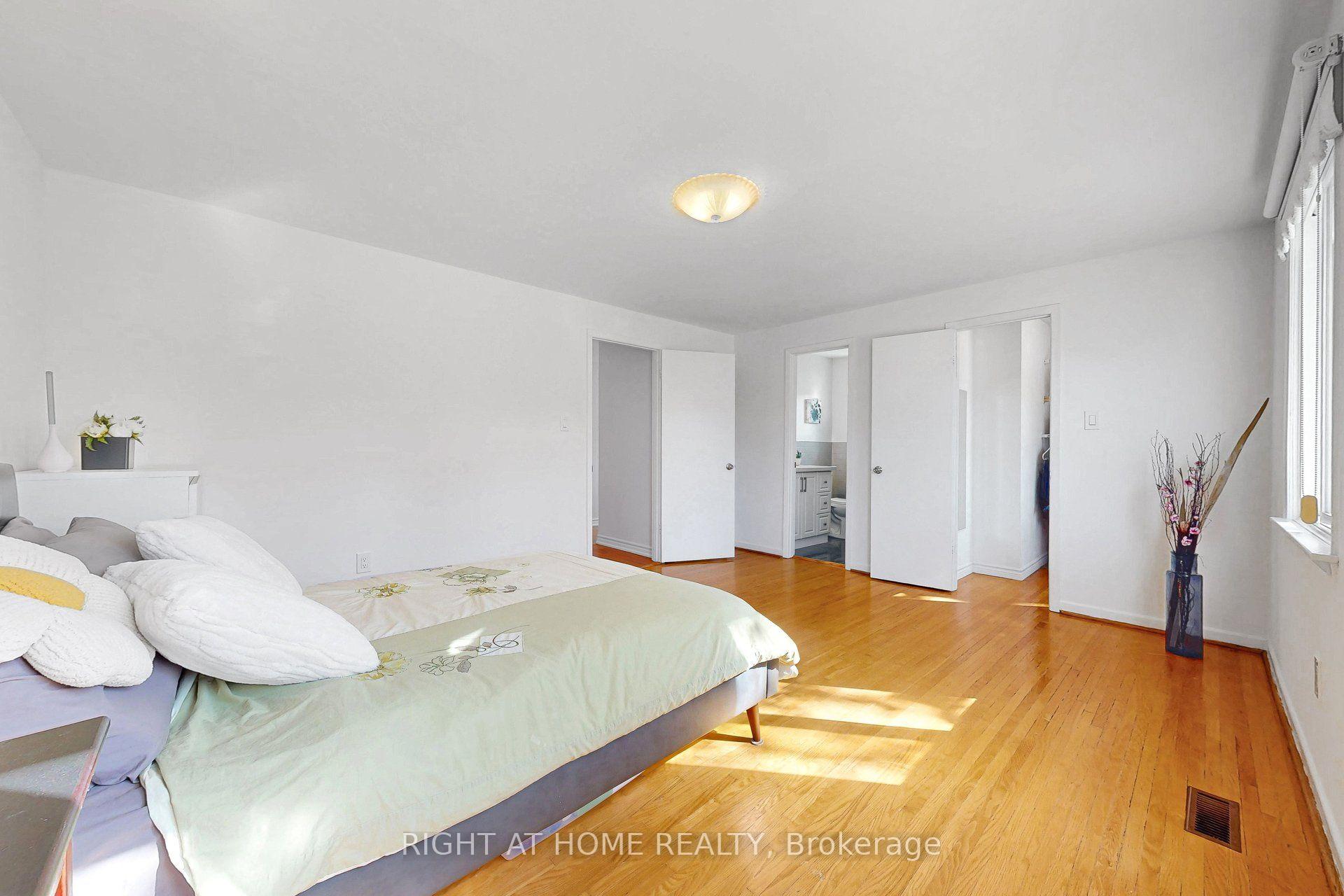 Photo 12 of 77 Pebblehill Square, Scarborough, Agincourt North — HOMEH
