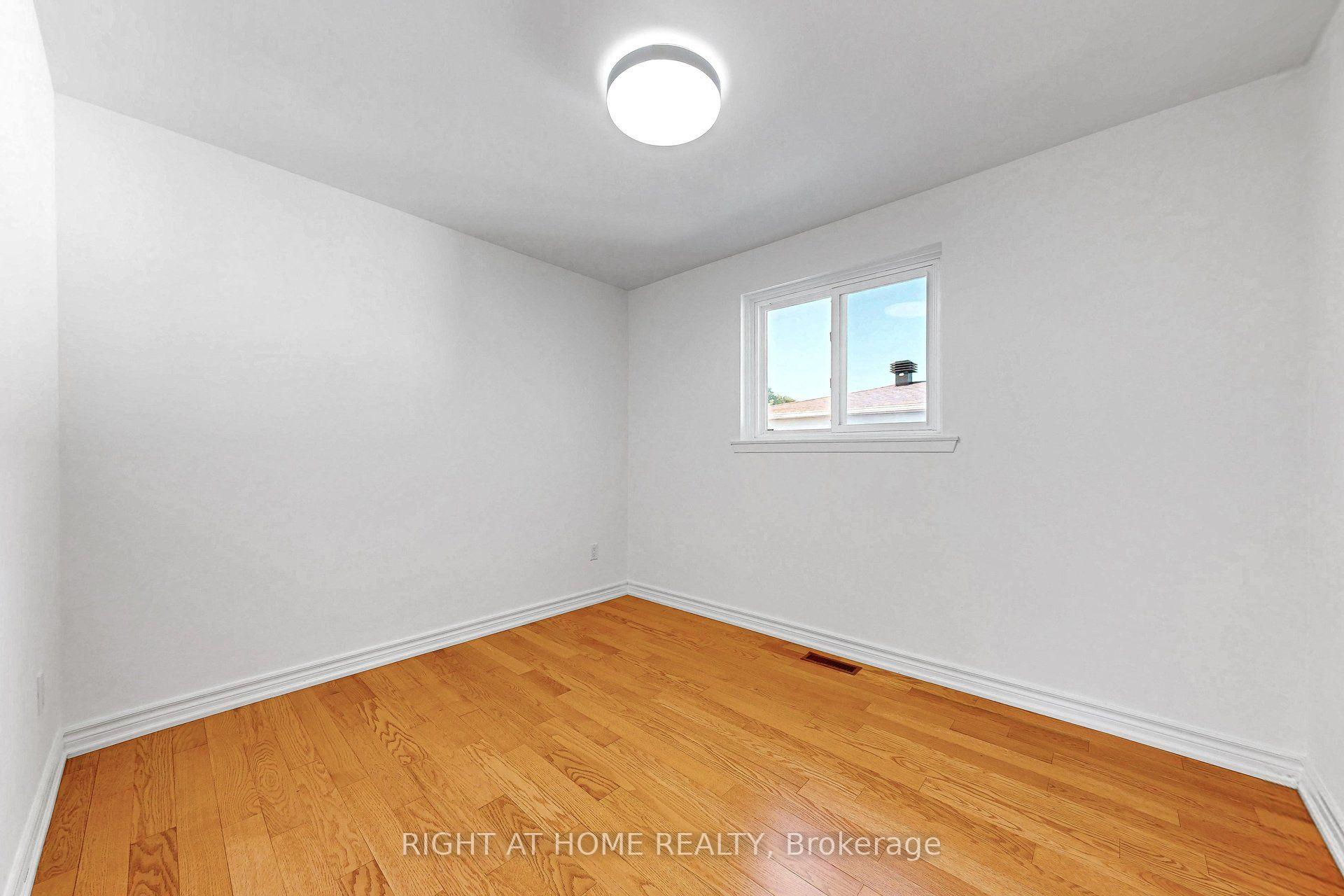 Photo 16 of 77 Pebblehill Square, Scarborough, Agincourt North — HOMEH