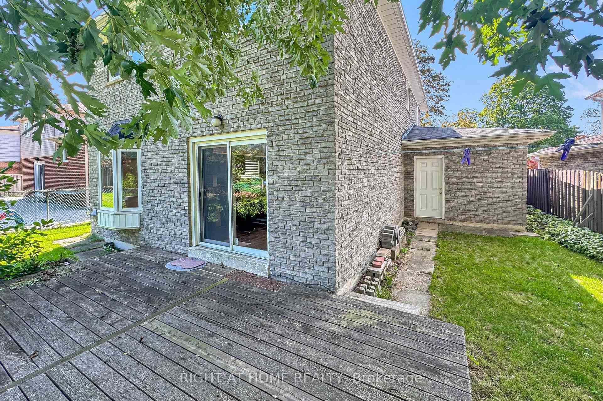 Photo 26 of 77 Pebblehill Square, Scarborough, Agincourt North — HOMEH