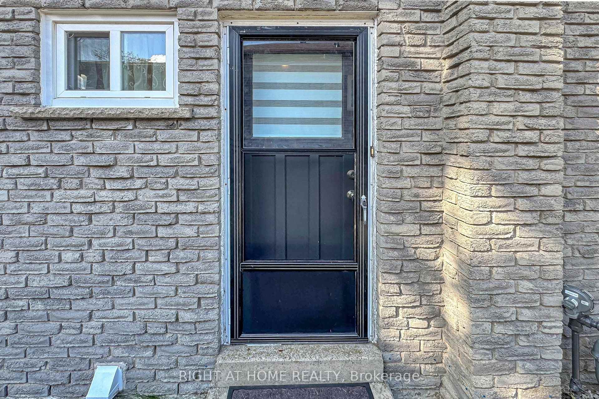 Photo 27 of 77 Pebblehill Square, Scarborough, Agincourt North — HOMEH