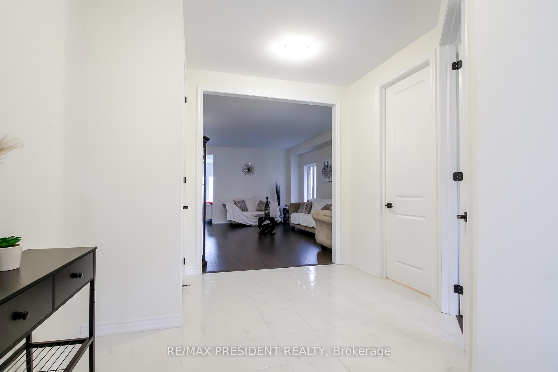 Photo 7 of 4 Cypress Point Street, Barrie, Ardagh — HOMEH