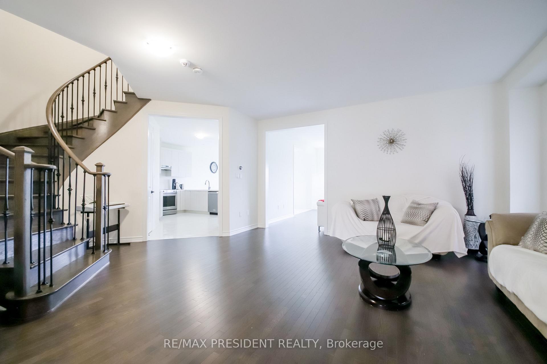 Photo 10 of 4 Cypress Point Street, Barrie, Ardagh — HOMEH