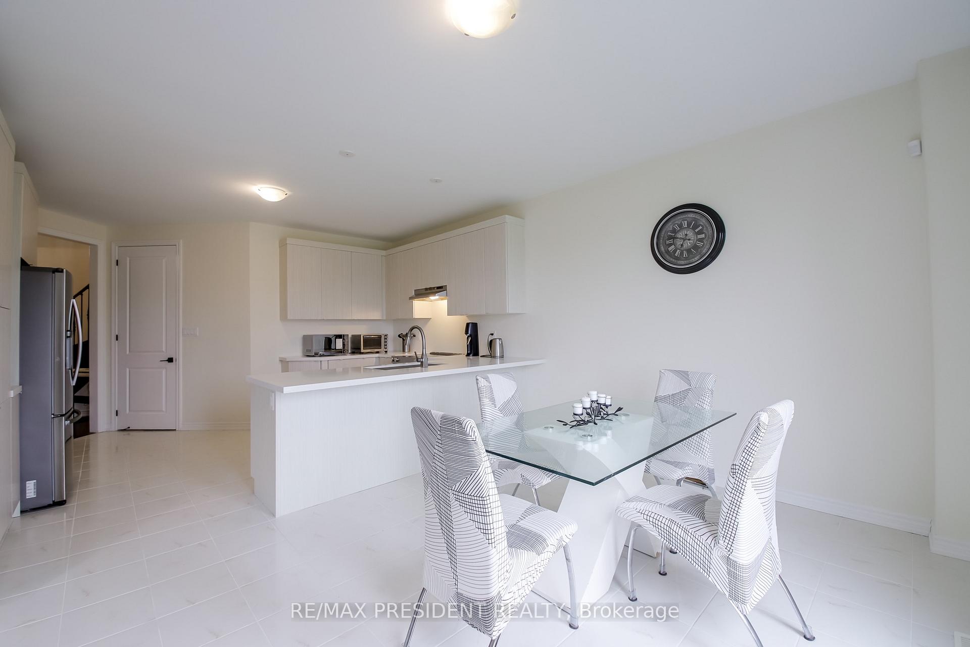 Photo 24 of 4 Cypress Point Street, Barrie, Ardagh — HOMEH