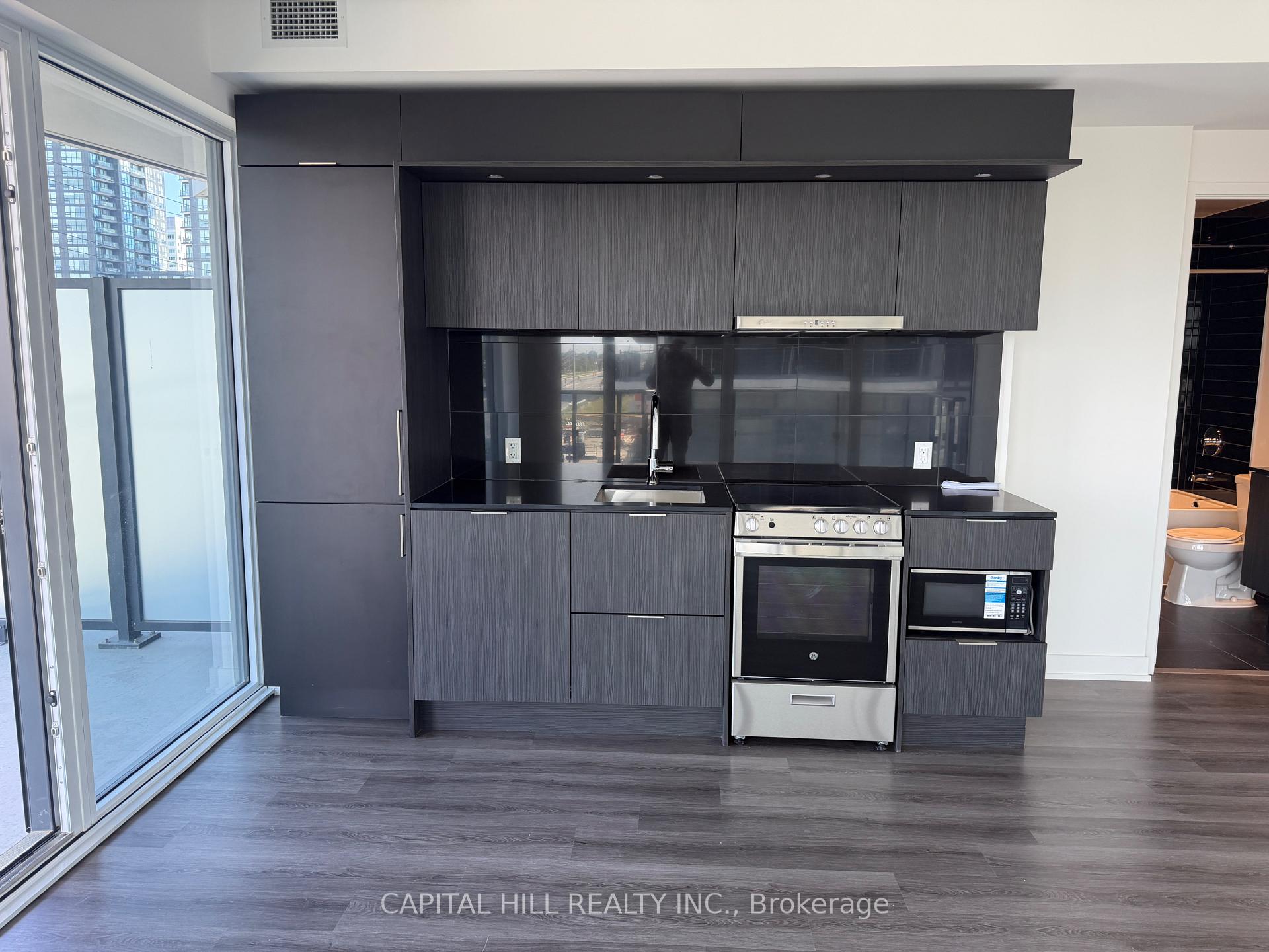 Photo 7 of Unit 301, 448 Burnhamthorpe Rd W, Mississauga, City Centre — HOMEH
