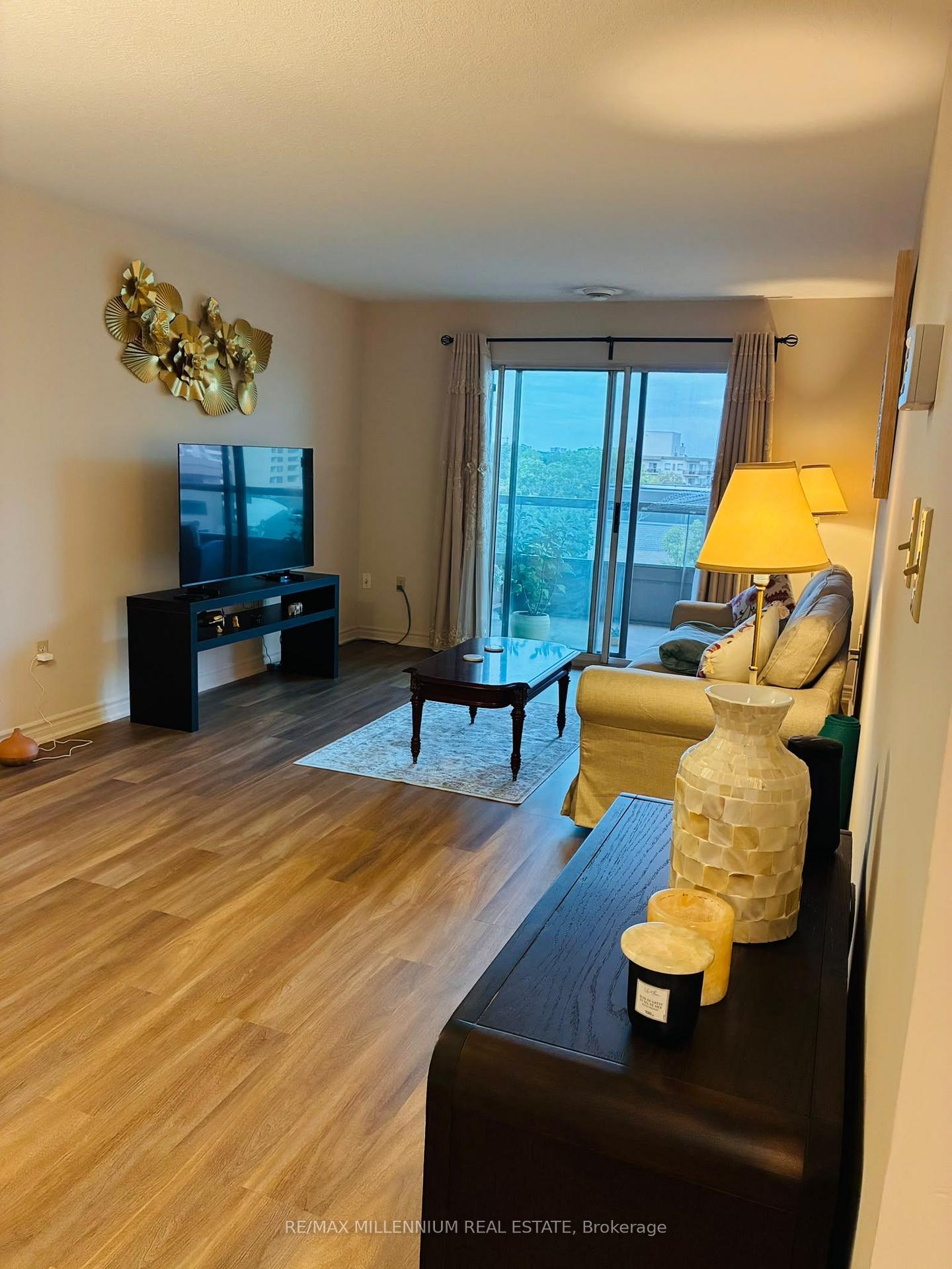 Photo 1 of Unit 805, 405 Waterloo Street, London, East K — HOMEH