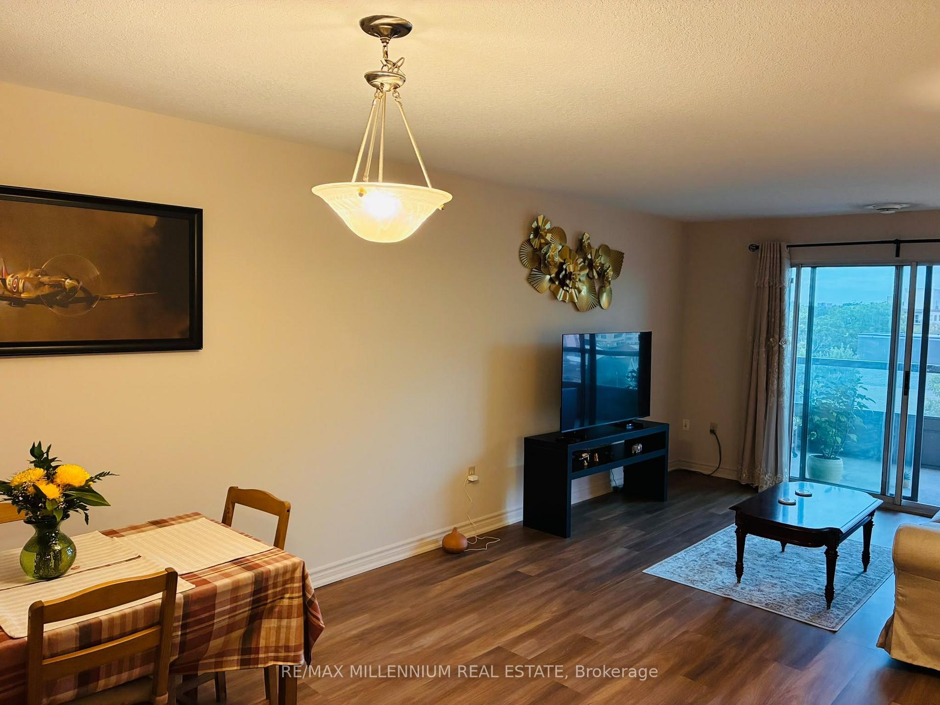 Photo 5 of Unit 805, 405 Waterloo Street, London, East K — HOMEH