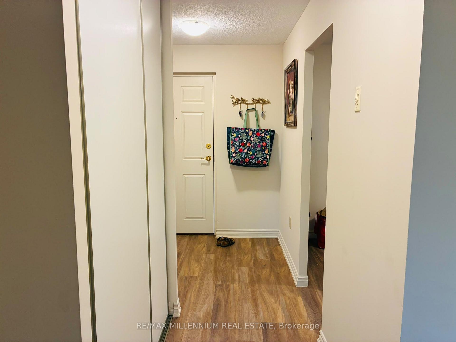 Photo 6 of Unit 805, 405 Waterloo Street, London, East K — HOMEH