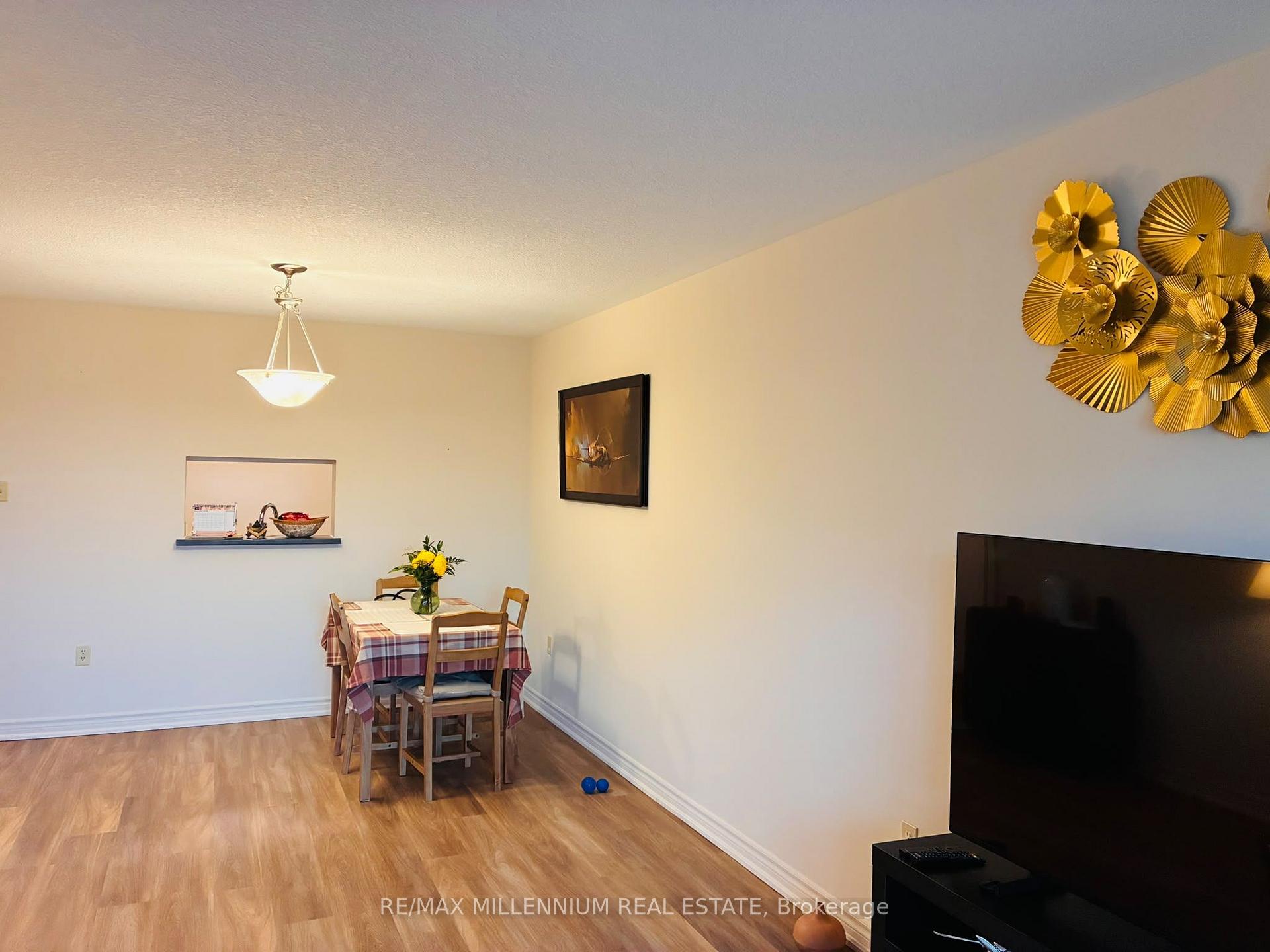 Photo 7 of Unit 805, 405 Waterloo Street, London, East K — HOMEH