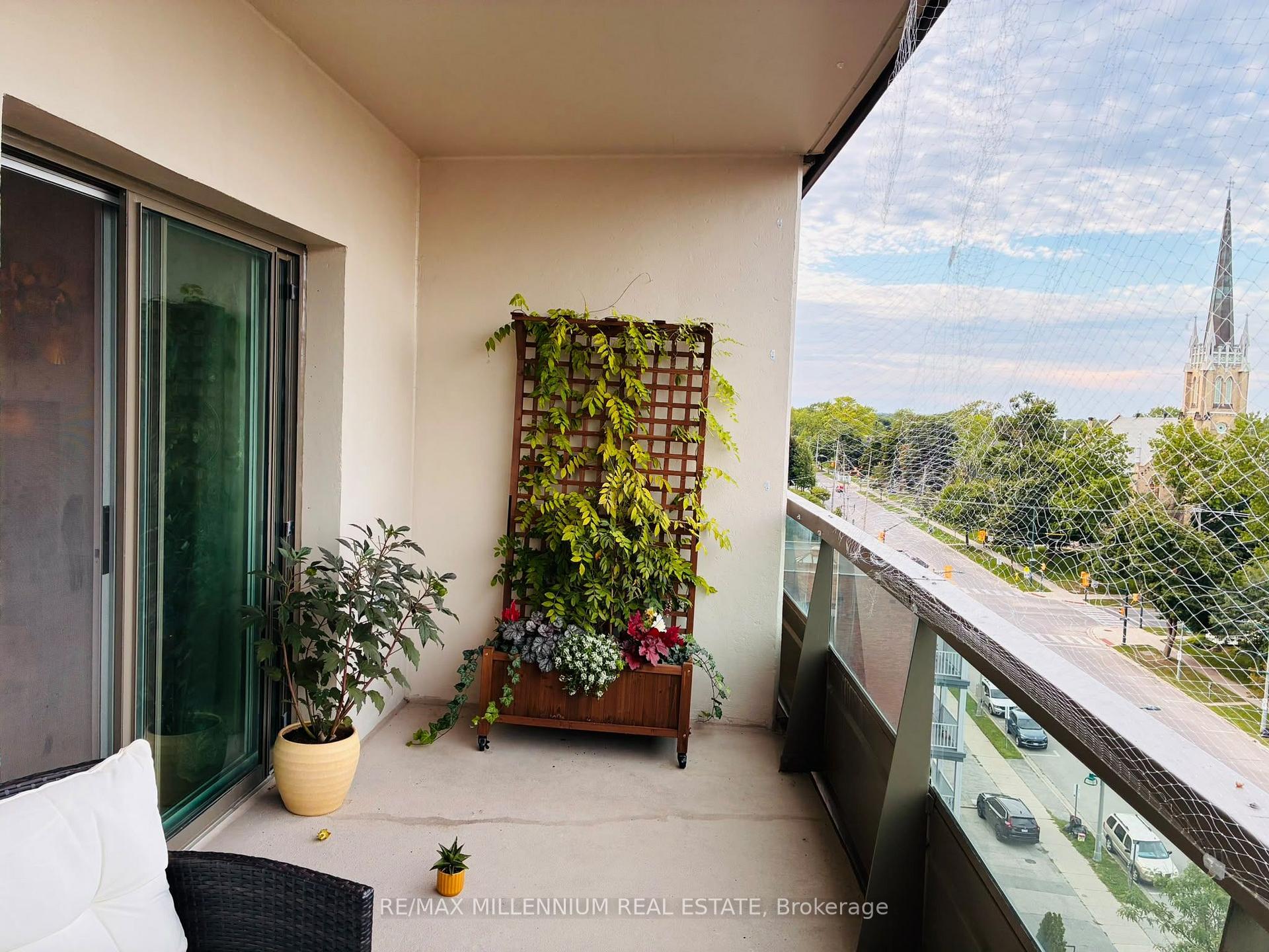 Photo 9 of Unit 805, 405 Waterloo Street, London, East K — HOMEH