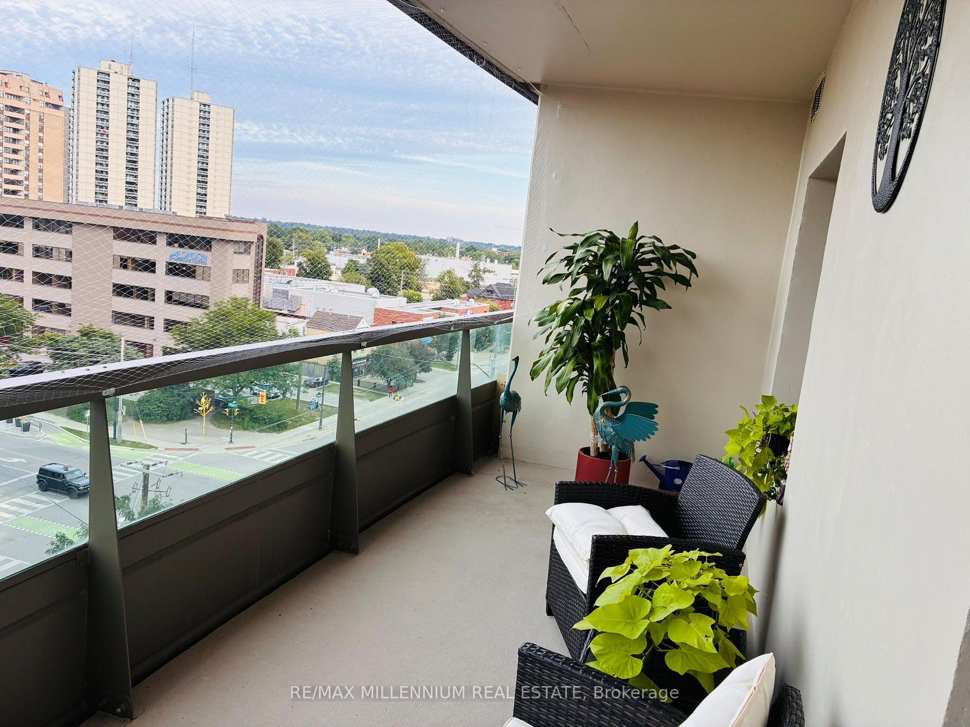 Photo 11 of Unit 805, 405 Waterloo Street, London, East K — HOMEH