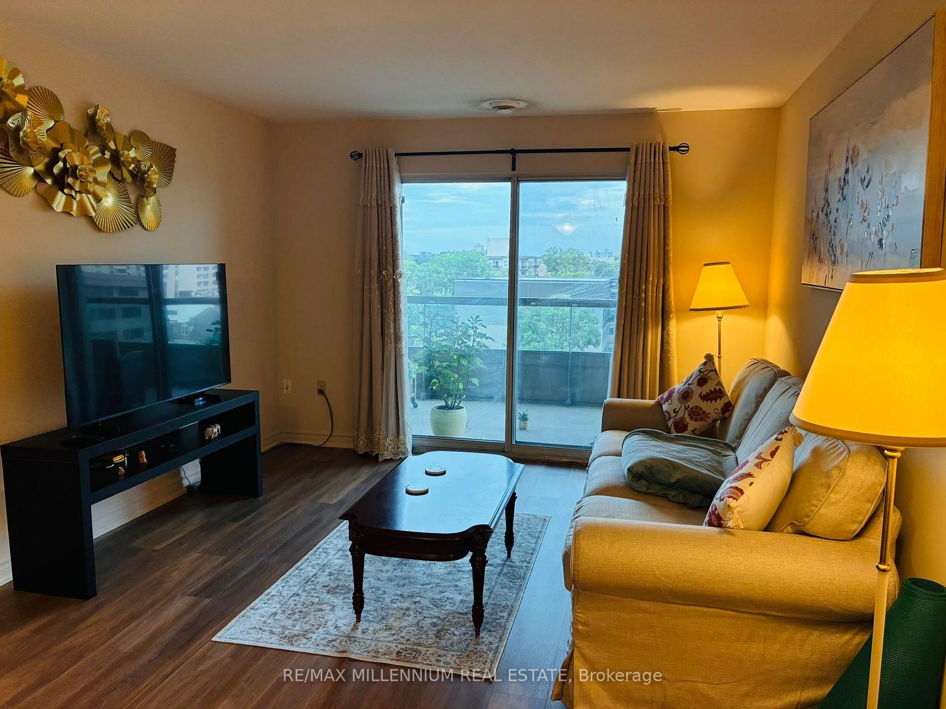 Photo 15 of Unit 805, 405 Waterloo Street, London, East K — HOMEH