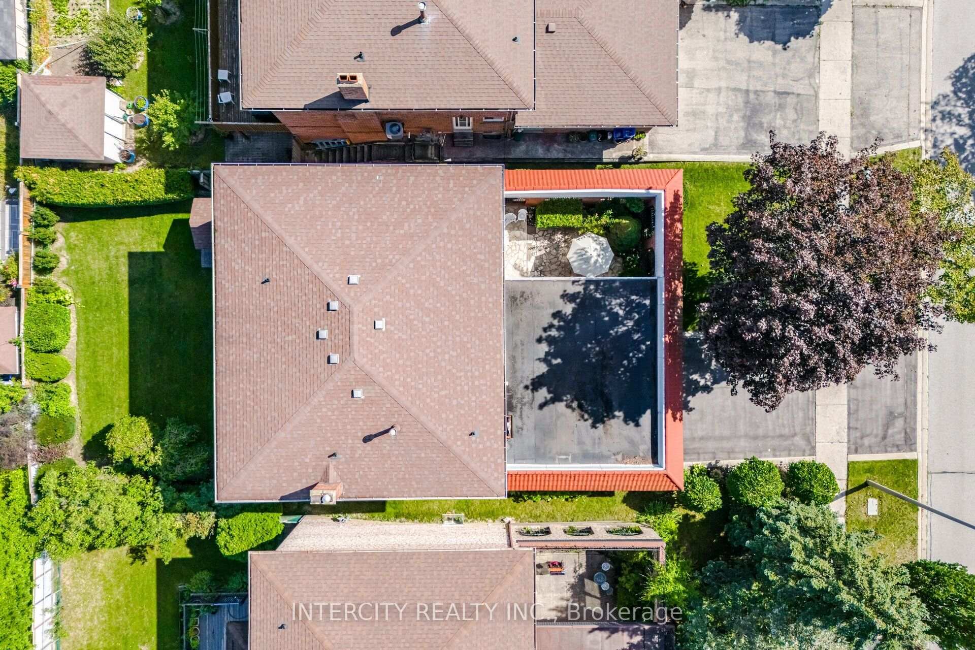 Photo 3 of 146 Jules Avenue, Vaughan, East Woodbridge — HOMEH