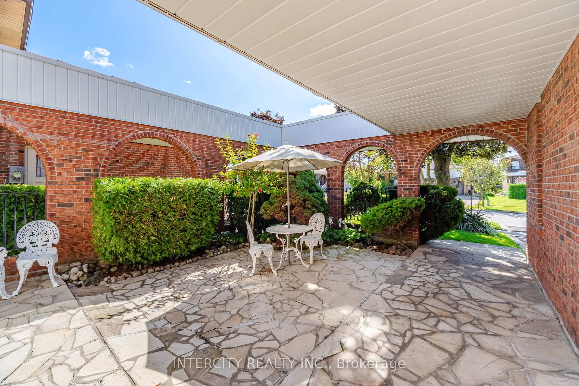 Photo 4 of 146 Jules Avenue, Vaughan, East Woodbridge — HOMEH