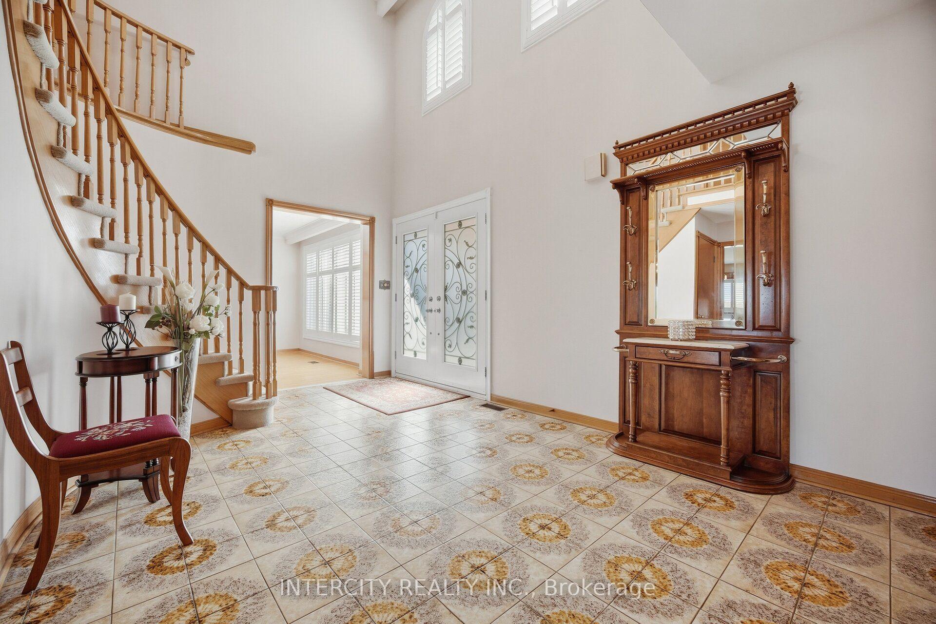 Photo 5 of 146 Jules Avenue, Vaughan, East Woodbridge — HOMEH