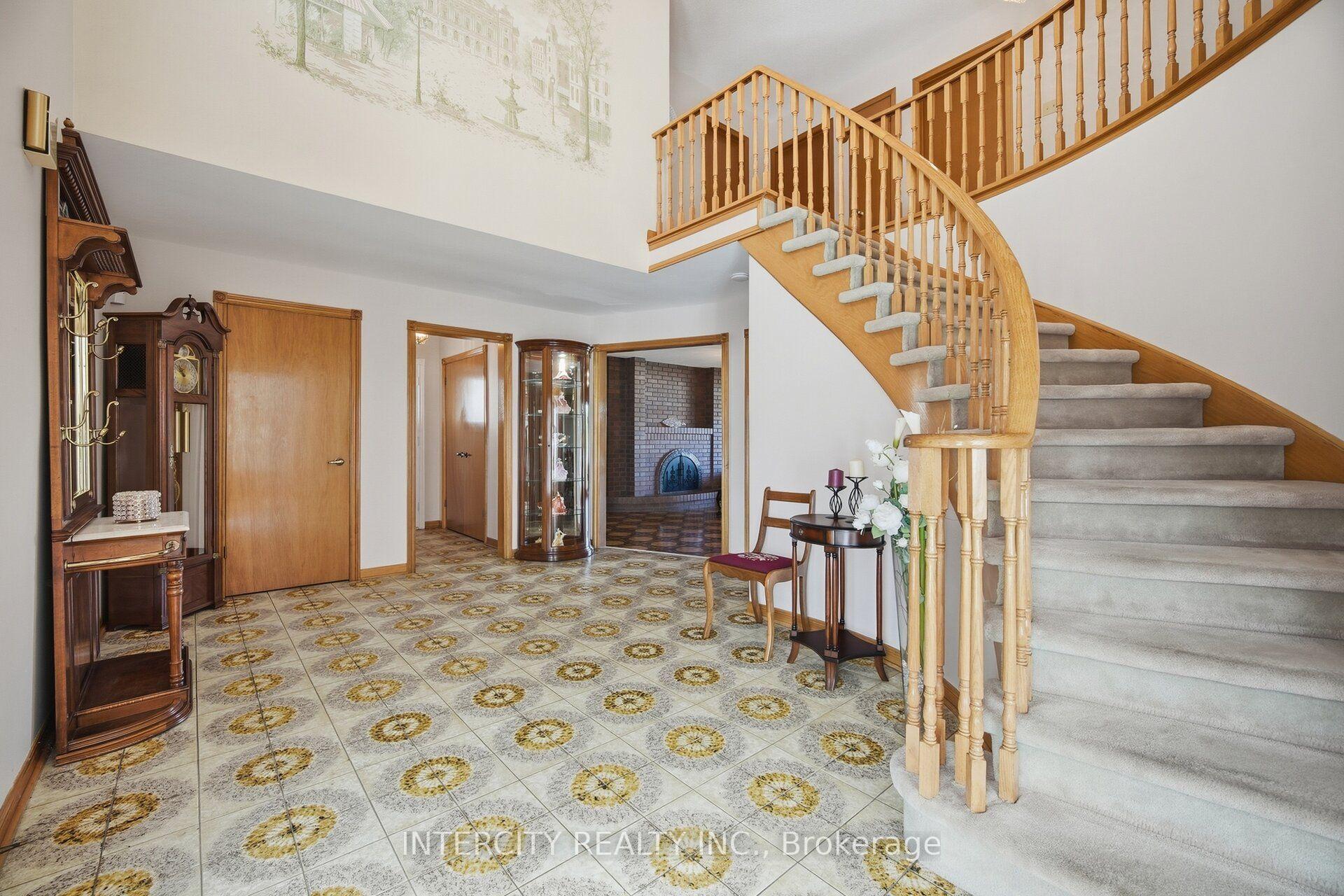 Photo 6 of 146 Jules Avenue, Vaughan, East Woodbridge — HOMEH