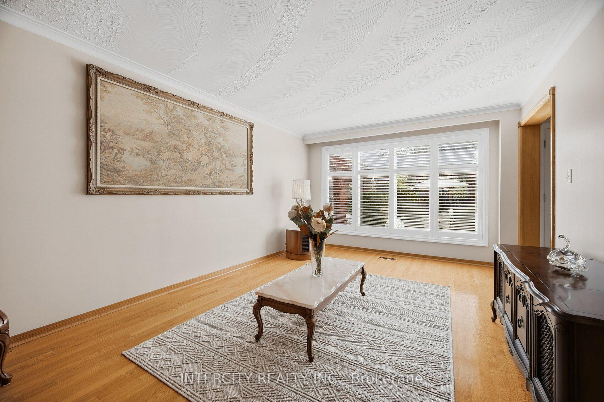 Photo 7 of 146 Jules Avenue, Vaughan, East Woodbridge — HOMEH