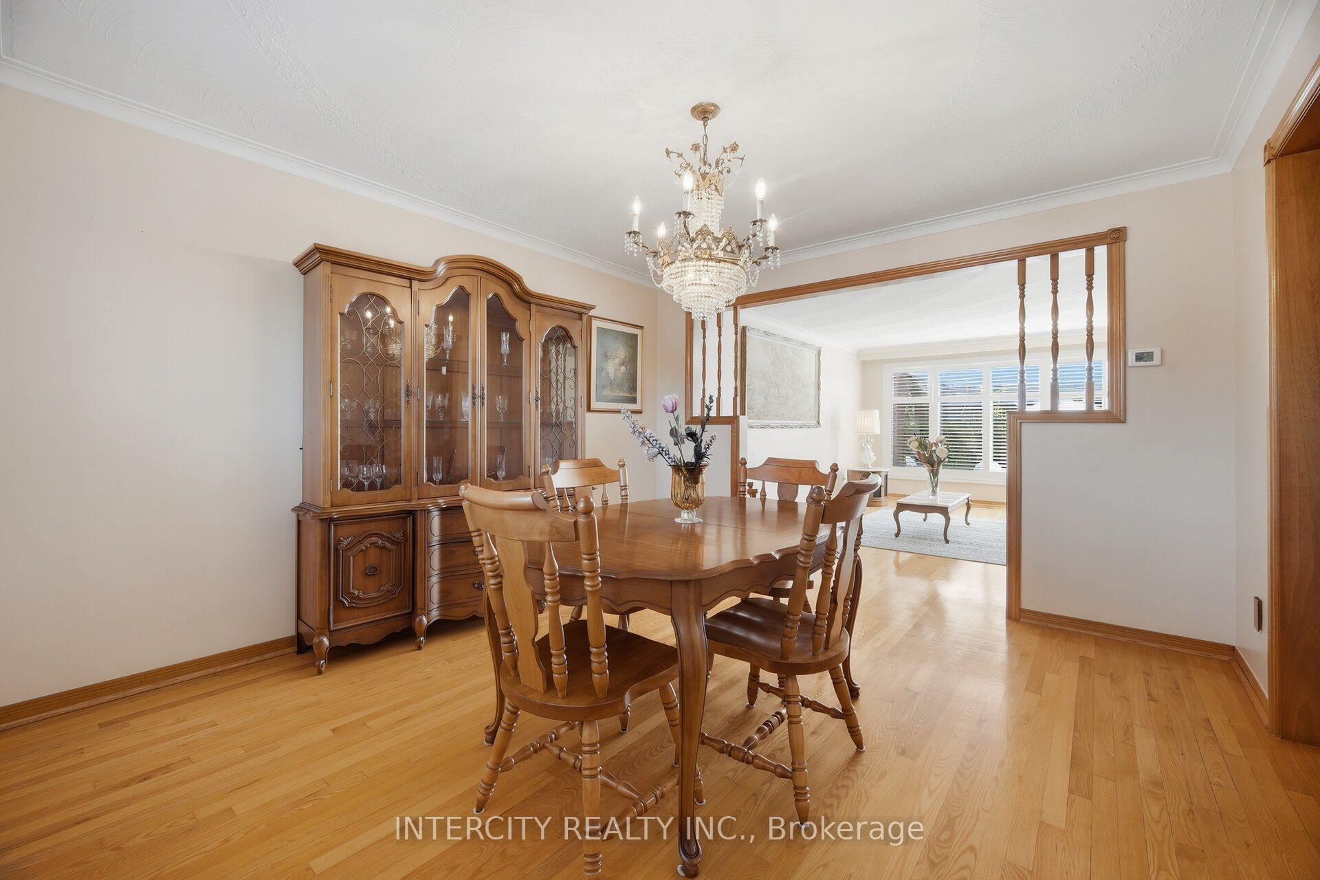 Photo 9 of 146 Jules Avenue, Vaughan, East Woodbridge — HOMEH