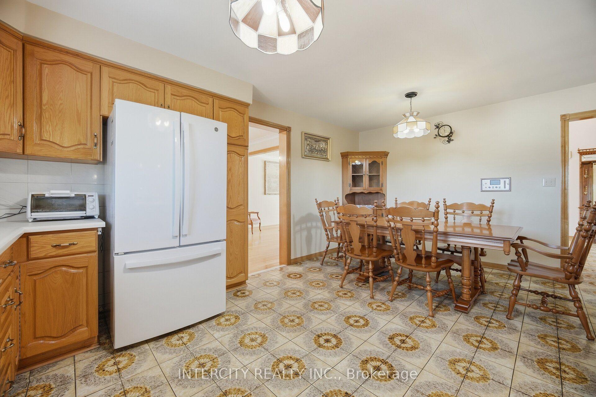 Photo 14 of 146 Jules Avenue, Vaughan, East Woodbridge — HOMEH