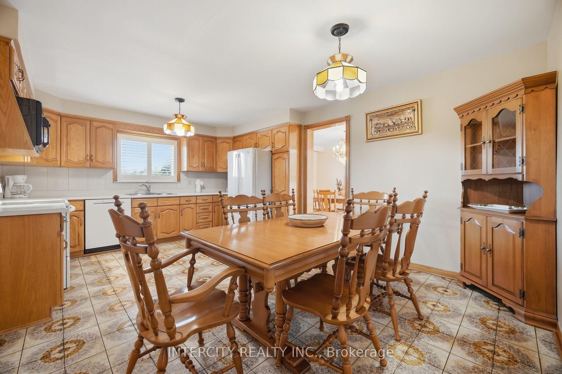 Photo 15 of 146 Jules Avenue, Vaughan, East Woodbridge — HOMEH