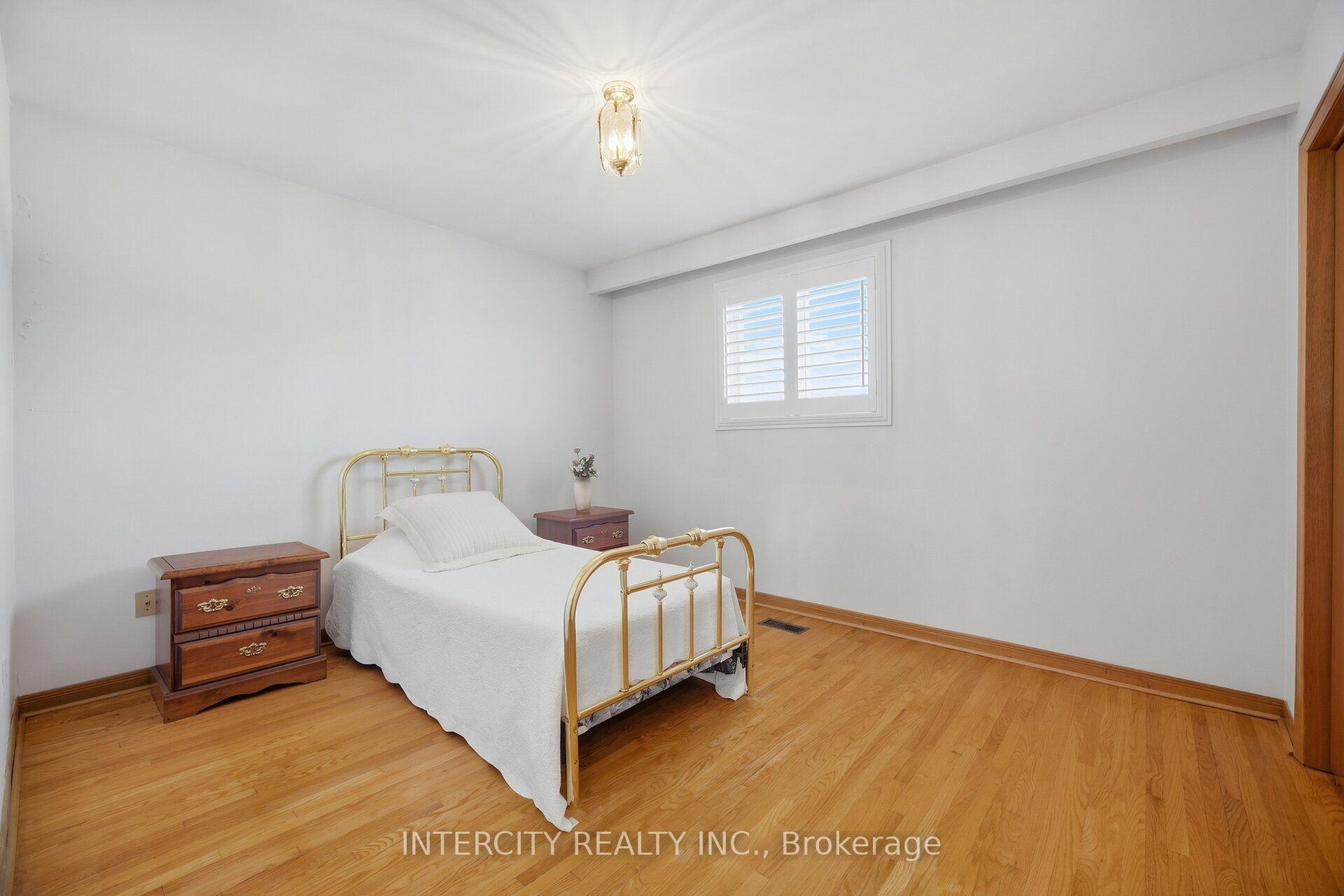 Photo 27 of 146 Jules Avenue, Vaughan, East Woodbridge — HOMEH