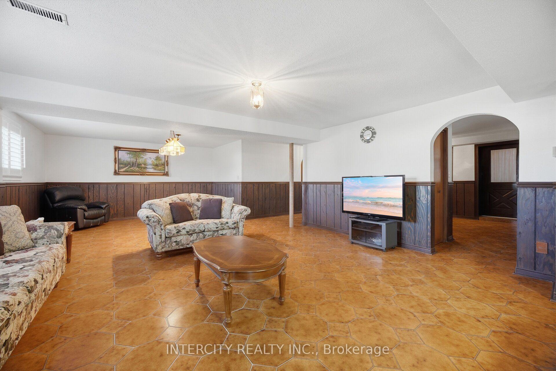 Photo 31 of 146 Jules Avenue, Vaughan, East Woodbridge — HOMEH