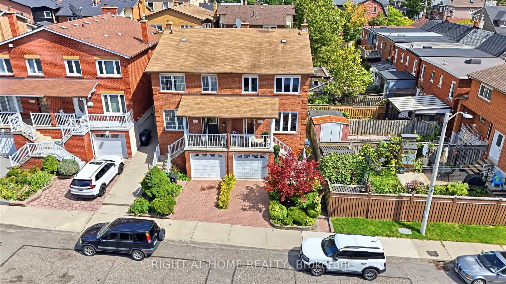 Photo 3 of 98 Beaver Terrace, Toronto, Dovercourt-Wallace Emerson-Junction — HOMEH