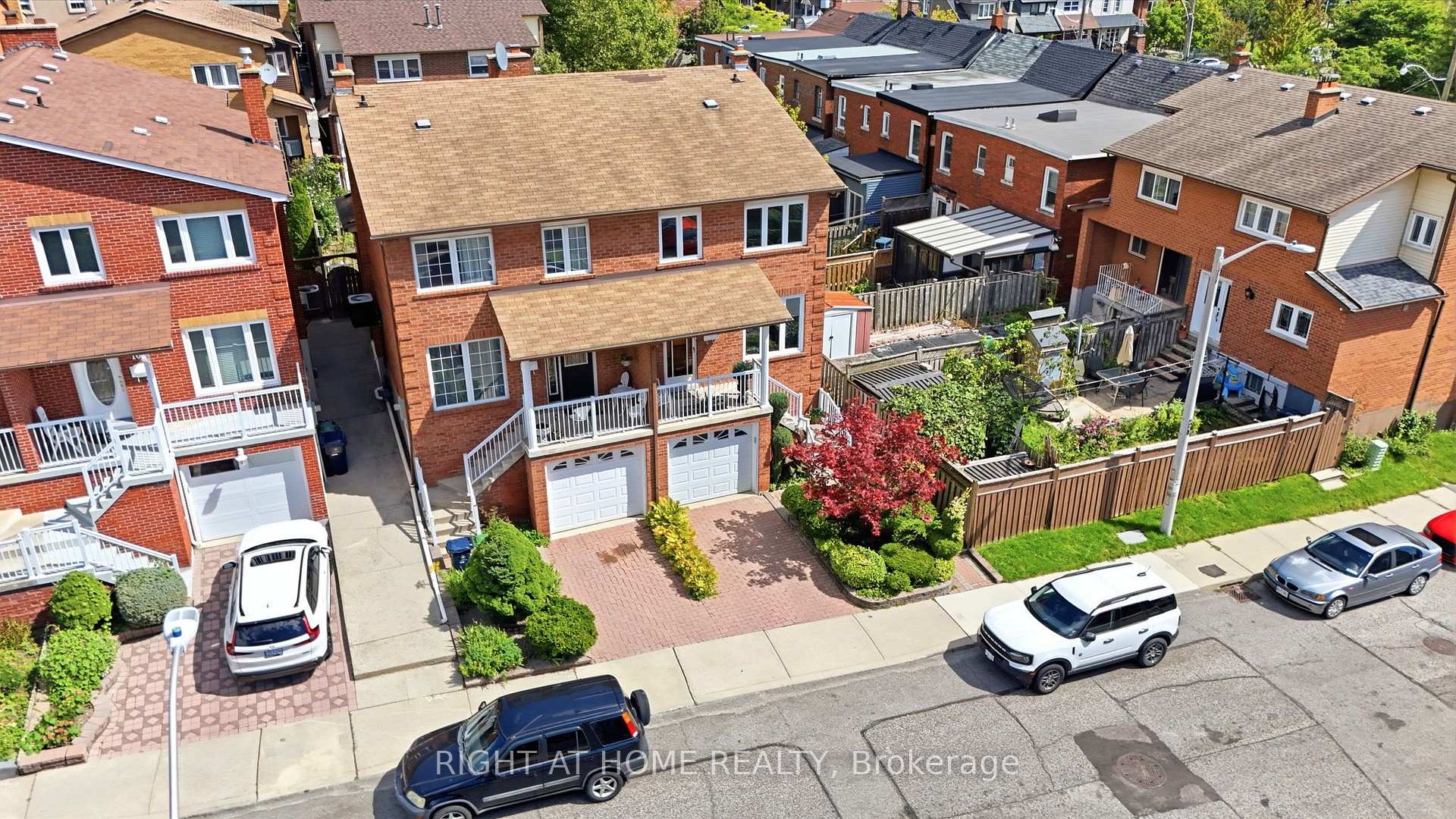 Photo 4 of 98 Beaver Terrace, Toronto, Dovercourt-Wallace Emerson-Junction — HOMEH