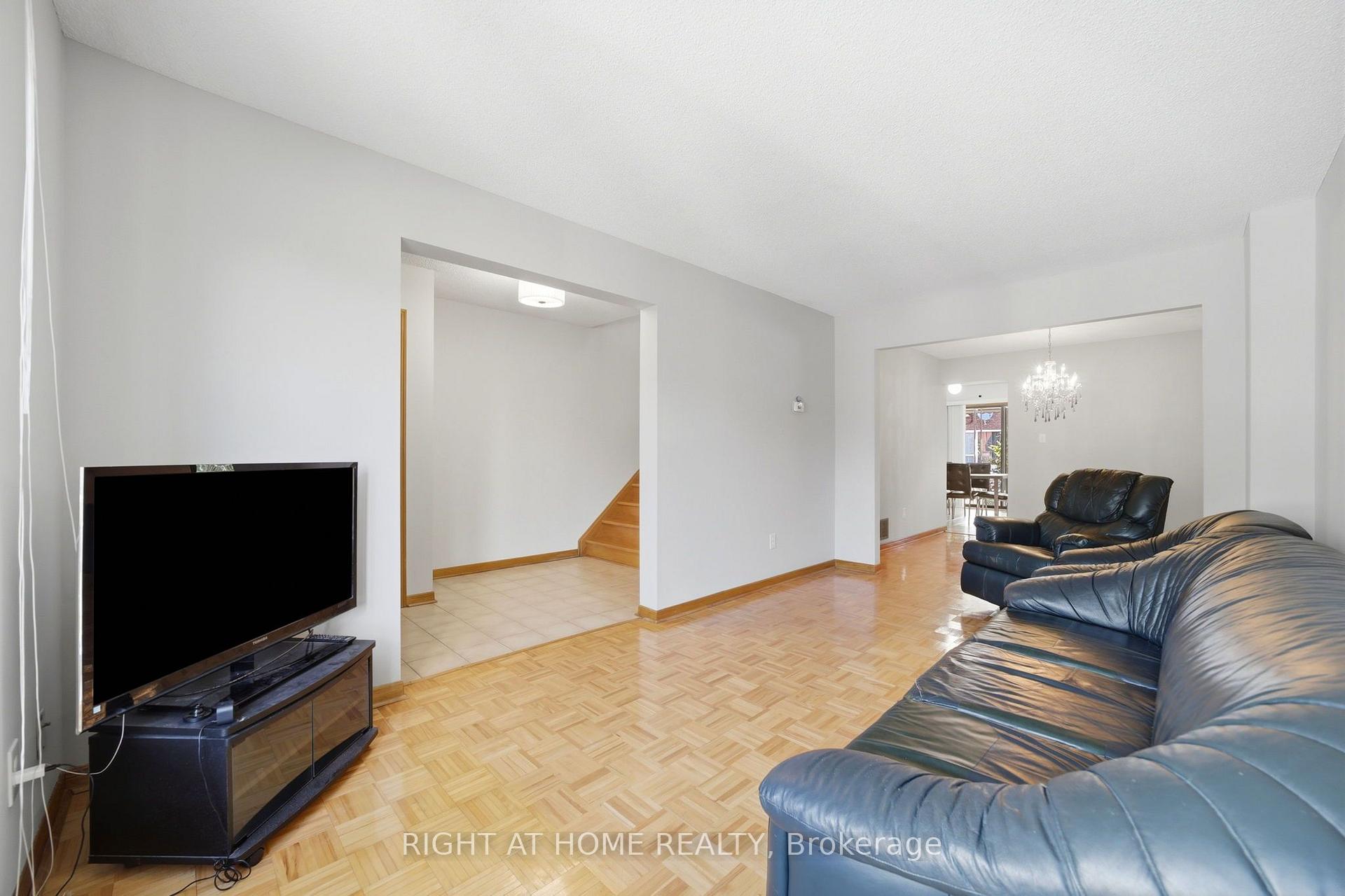 Photo 7 of 98 Beaver Terrace, Toronto, Dovercourt-Wallace Emerson-Junction — HOMEH