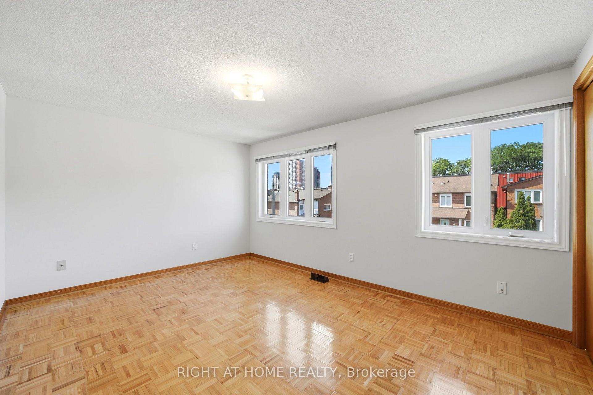 Photo 25 of 98 Beaver Terrace, Toronto, Dovercourt-Wallace Emerson-Junction — HOMEH