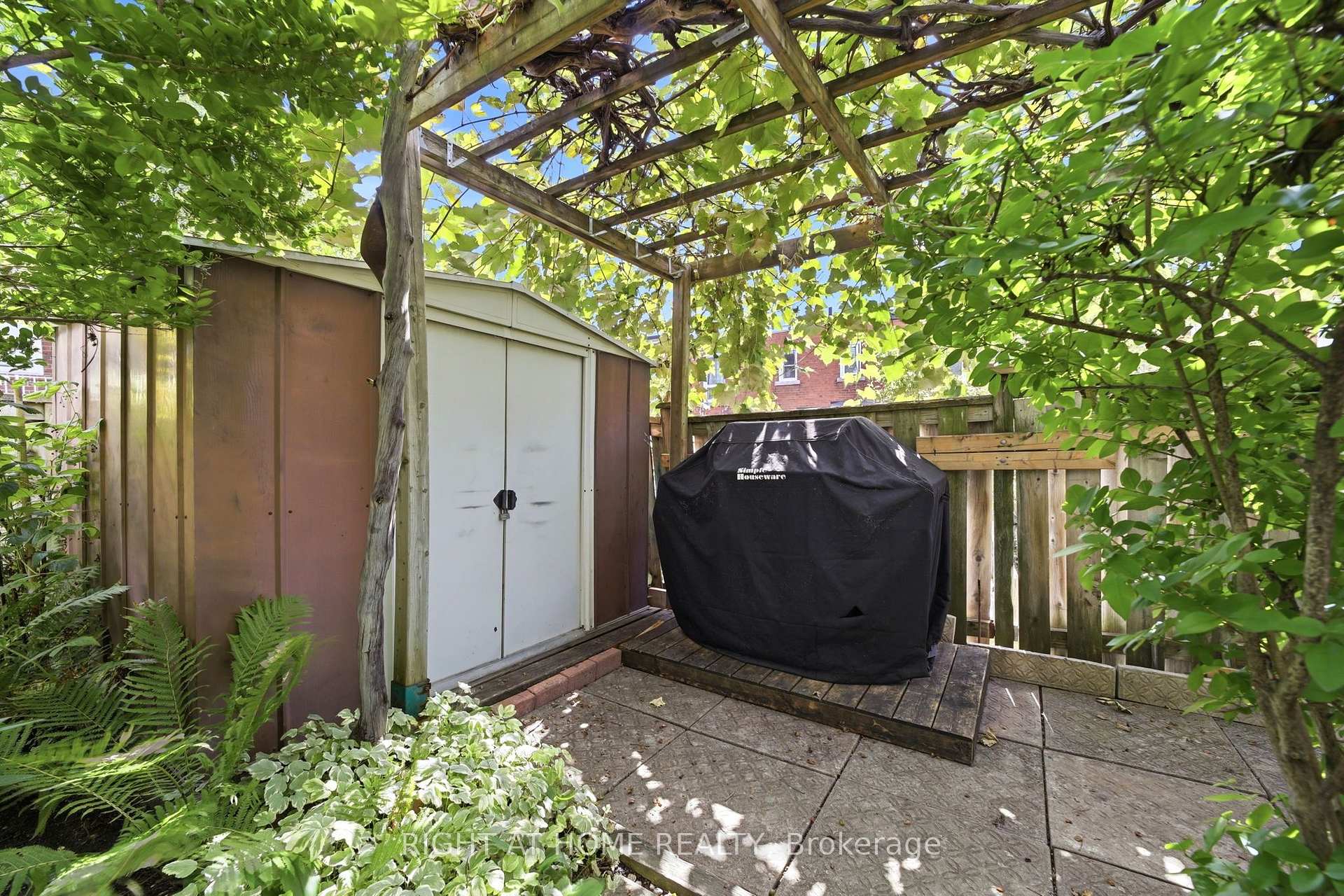 Photo 42 of 98 Beaver Terrace, Toronto, Dovercourt-Wallace Emerson-Junction — HOMEH