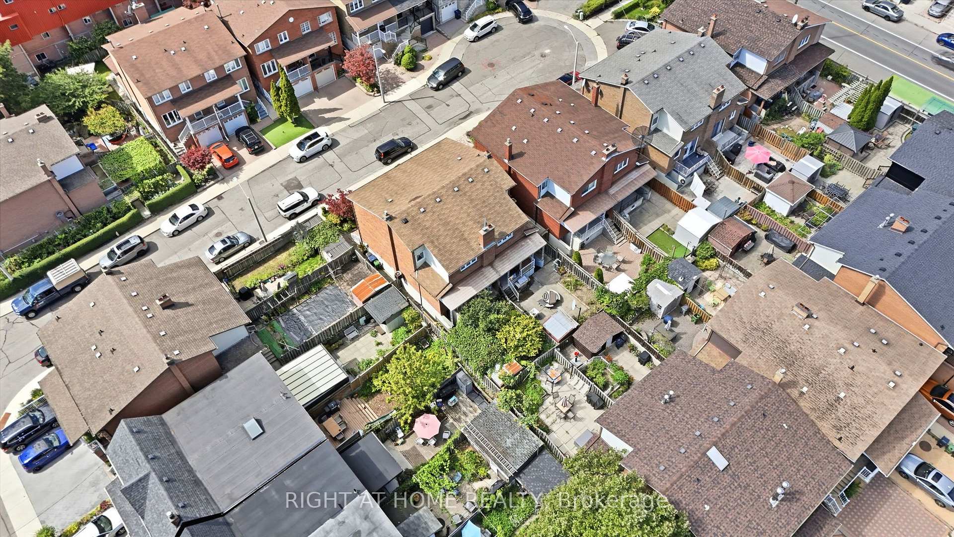Photo 47 of 98 Beaver Terrace, Toronto, Dovercourt-Wallace Emerson-Junction — HOMEH