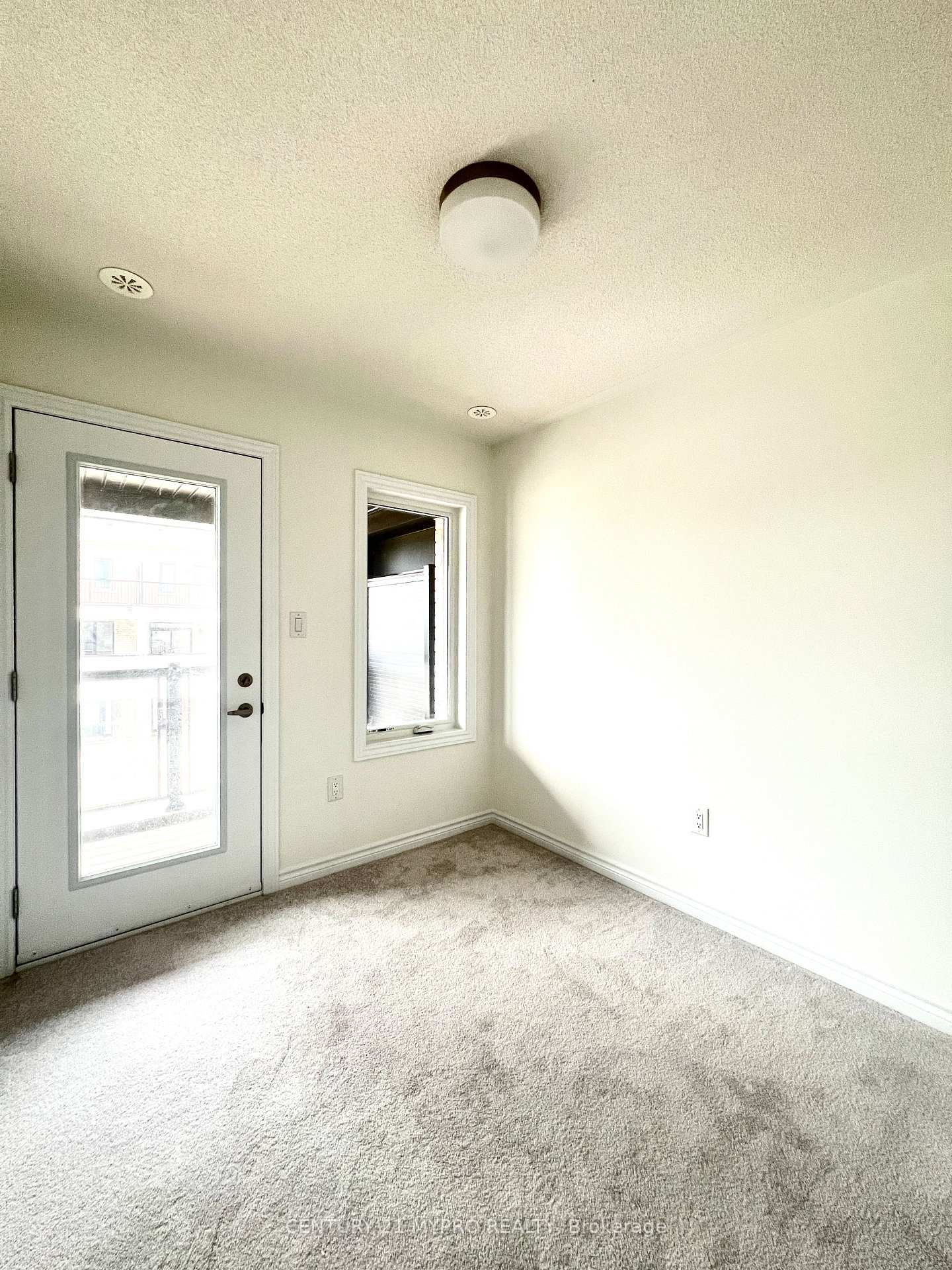 Photo 15 of 1 Thornbird Crescent, Brampton, Northwest Brampton — HOMEH
