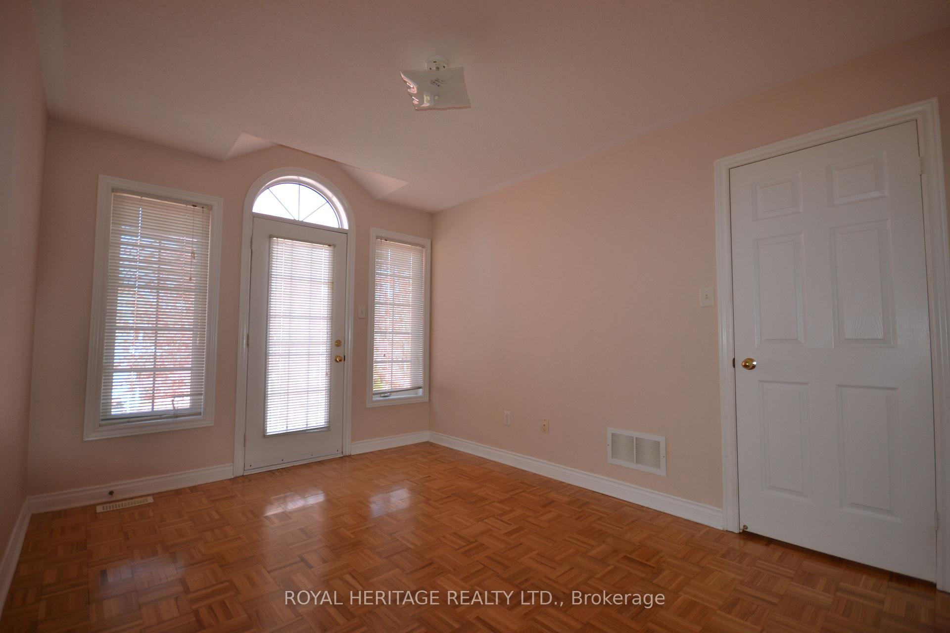 Photo 13 of 15 Boxhill Road, Markham, Milliken Mills East — HOMEH