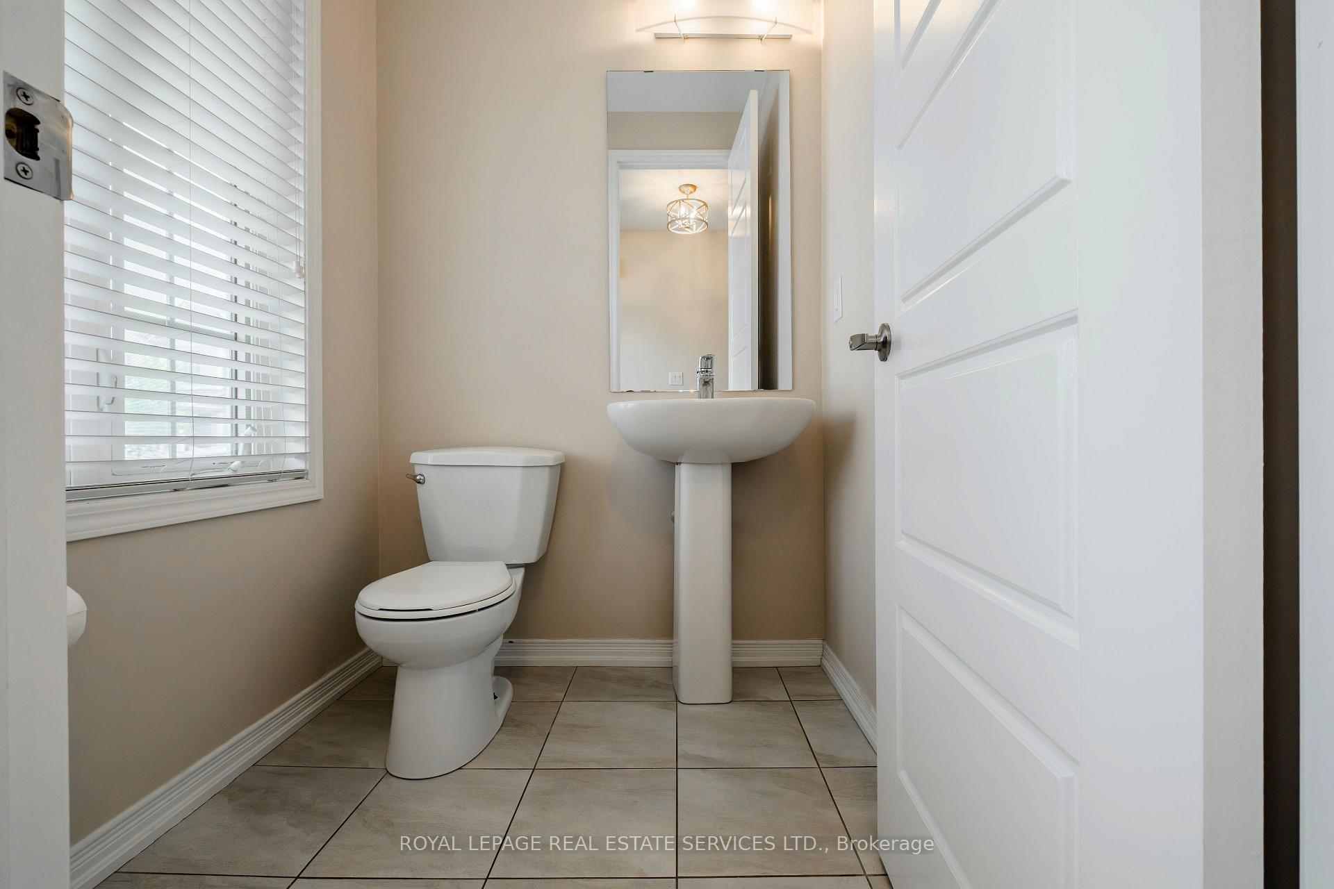 Photo 10 of 152 Munro Circle, Brantford, Shellard Lane — HOMEH