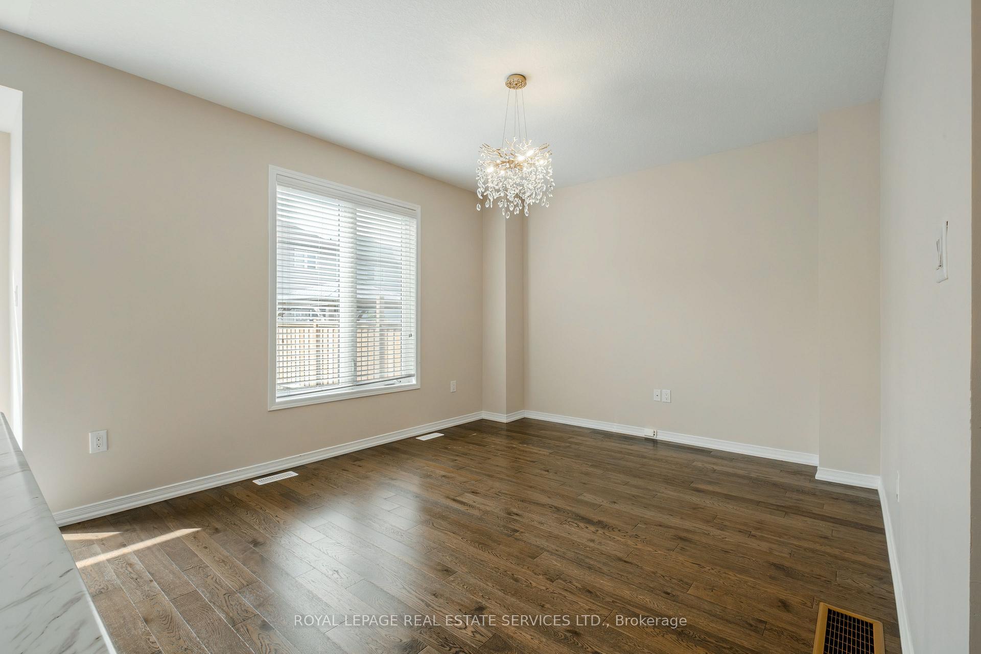 Photo 14 of 152 Munro Circle, Brantford, Shellard Lane — HOMEH
