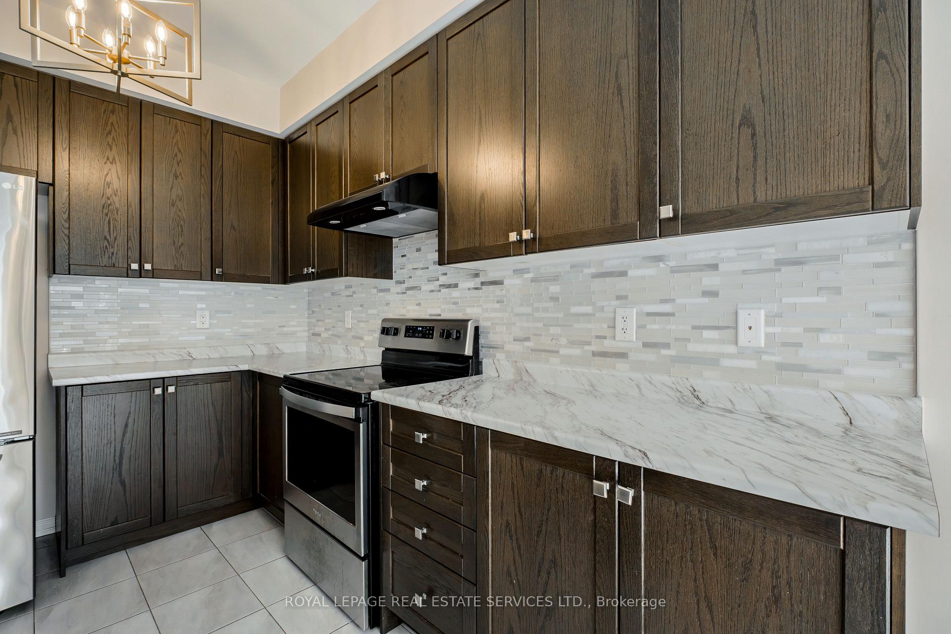 Photo 20 of 152 Munro Circle, Brantford, Shellard Lane — HOMEH