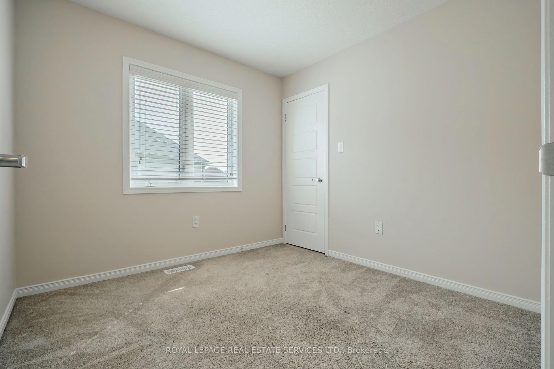 Photo 35 of 152 Munro Circle, Brantford, Shellard Lane — HOMEH