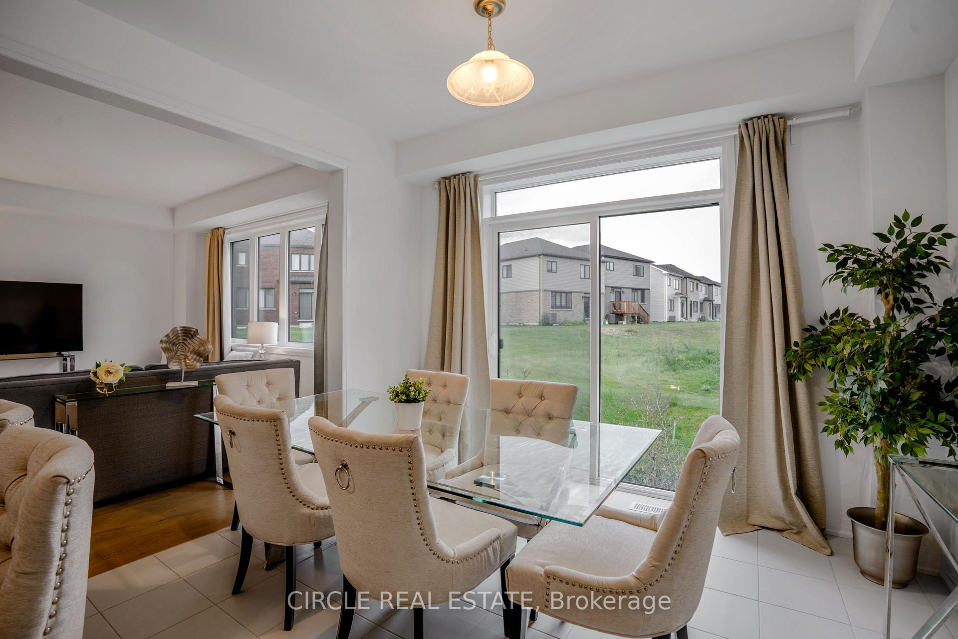 Photo 12 of 30 Heritage Way, Thorold, Rolling Meadows — HOMEH