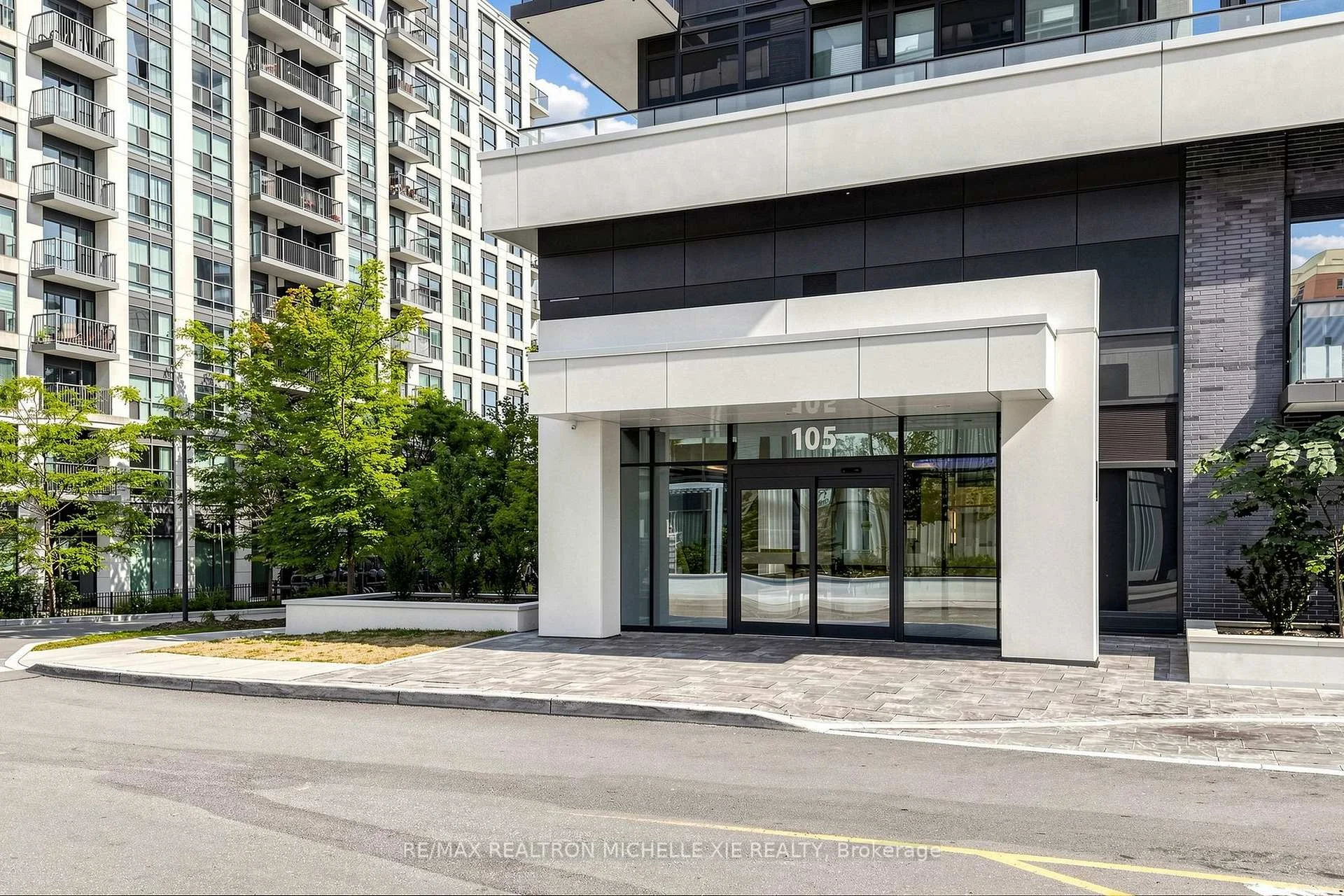 Photo 4 of Unit 1707, 105 Oneida Crescent, Richmond Hill, Langstaff — HOMEH