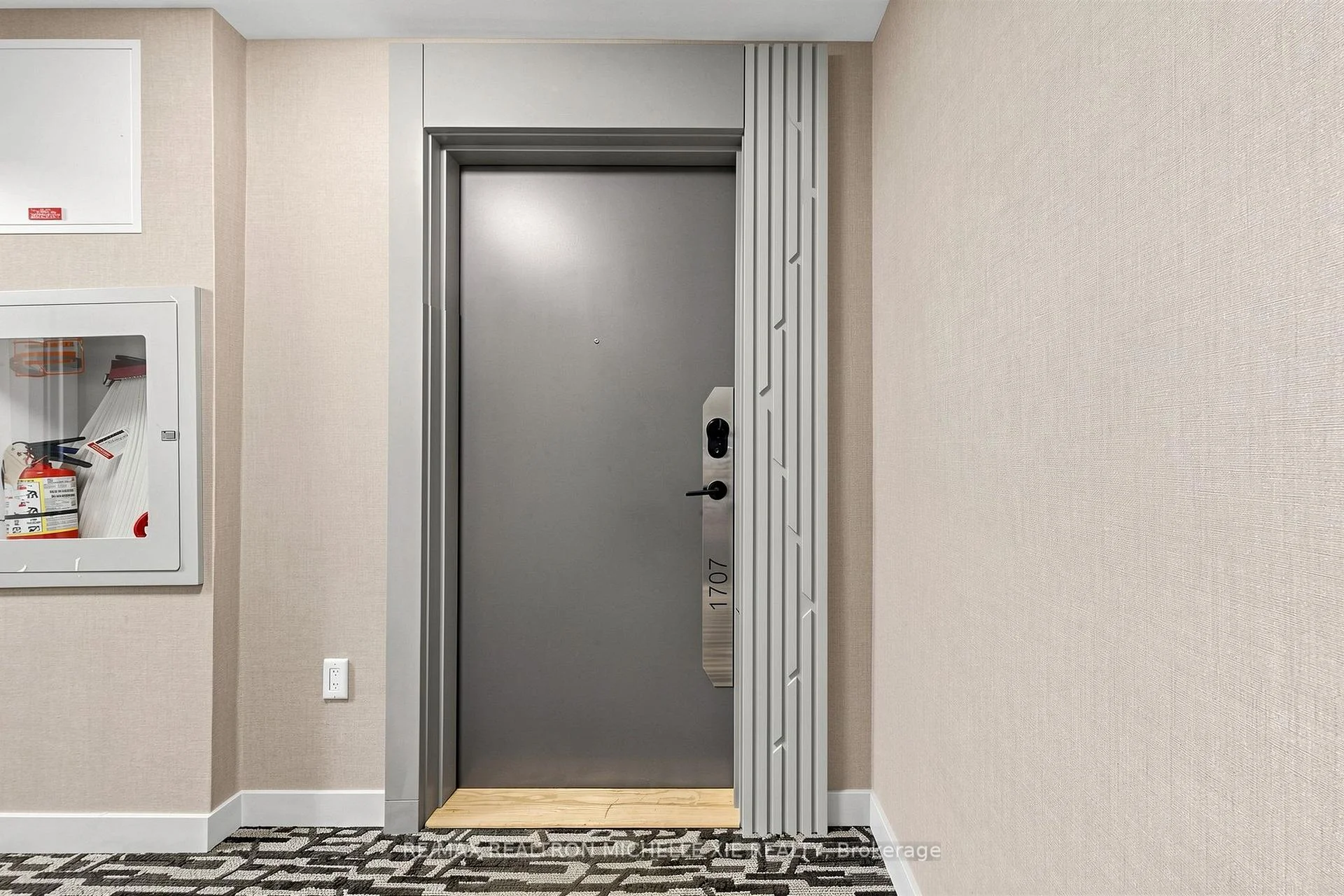 Photo 17 of Unit 1707, 105 Oneida Crescent, Richmond Hill, Langstaff — HOMEH