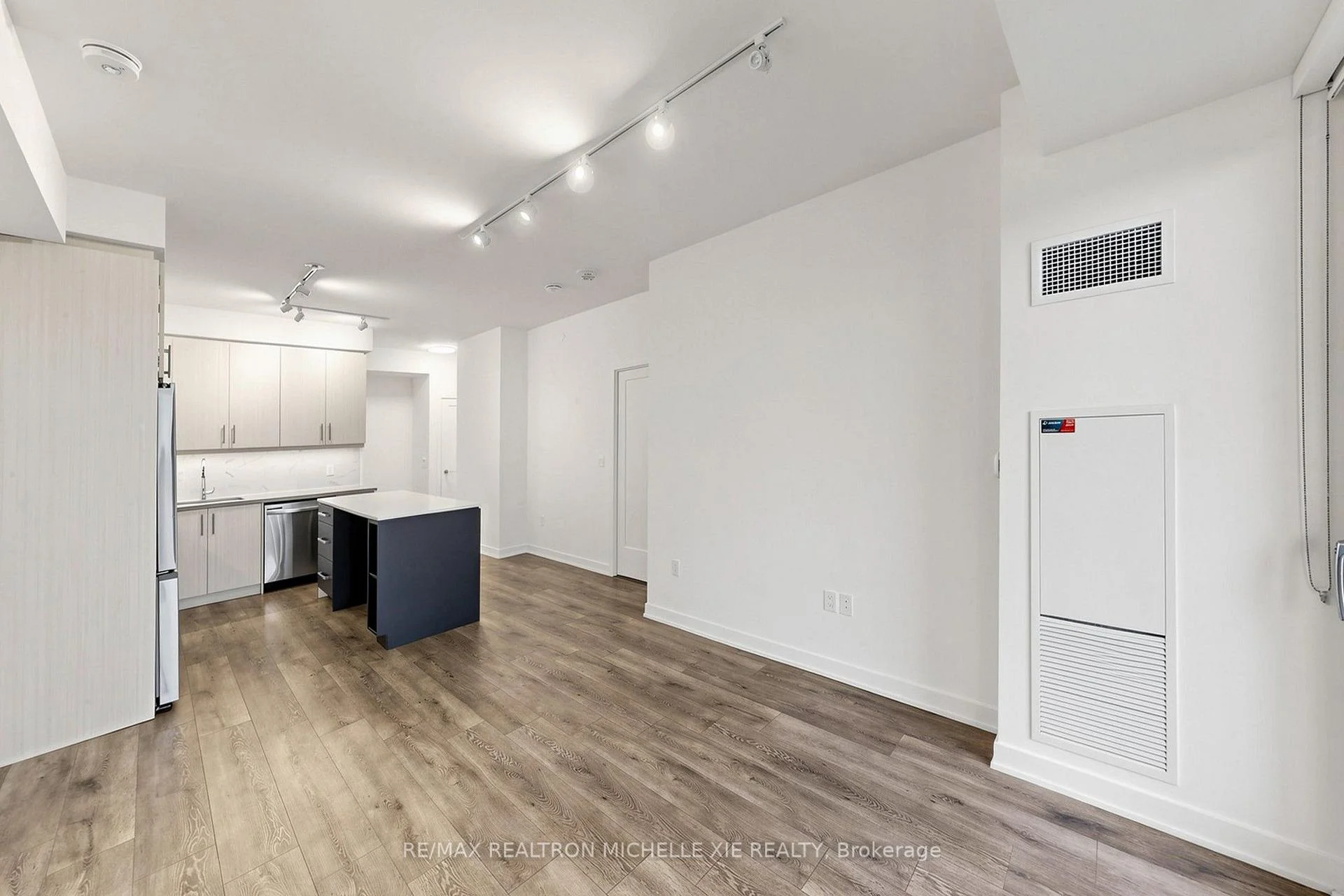 Photo 23 of Unit 1707, 105 Oneida Crescent, Richmond Hill, Langstaff — HOMEH