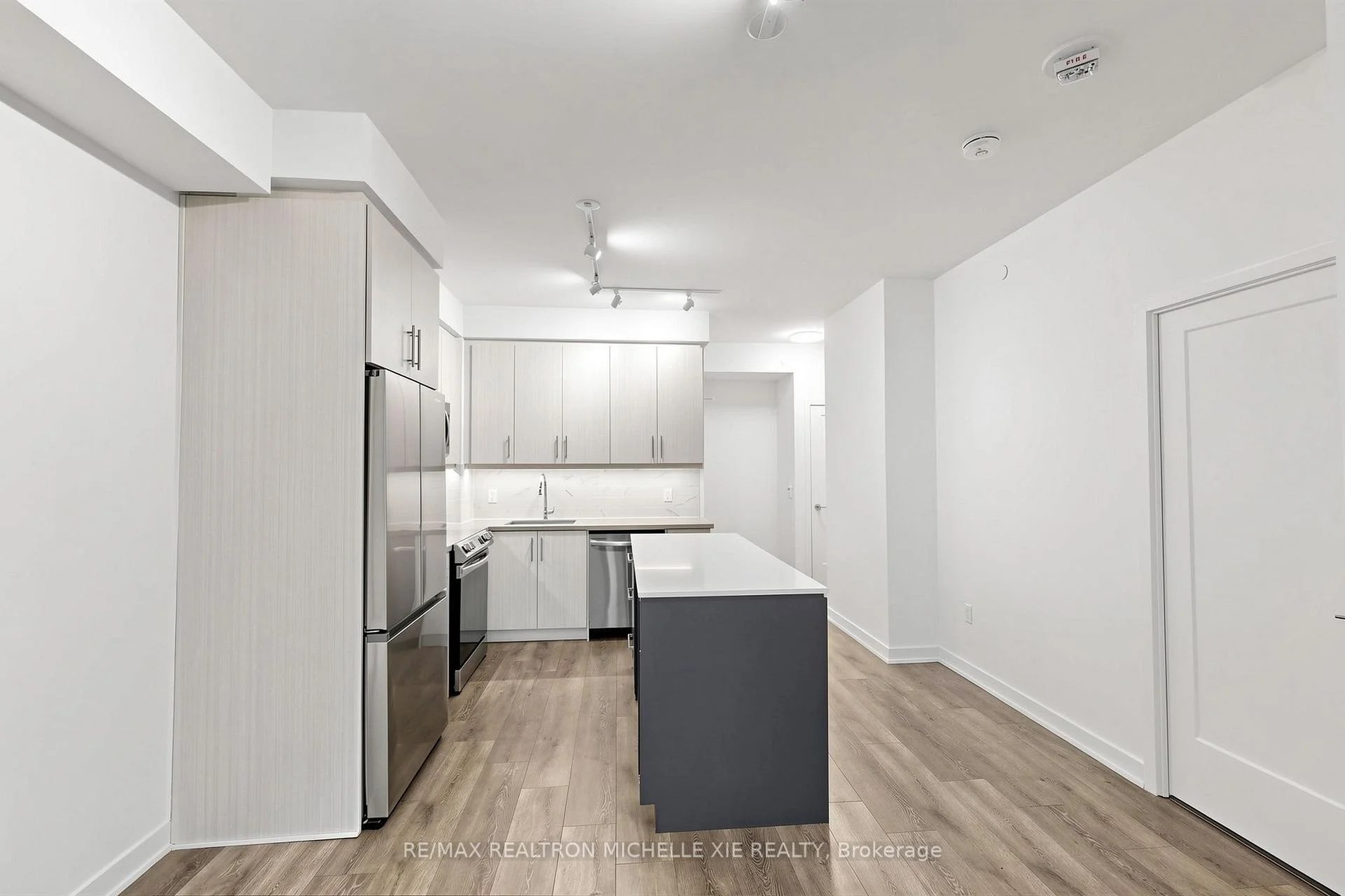Photo 25 of Unit 1707, 105 Oneida Crescent, Richmond Hill, Langstaff — HOMEH