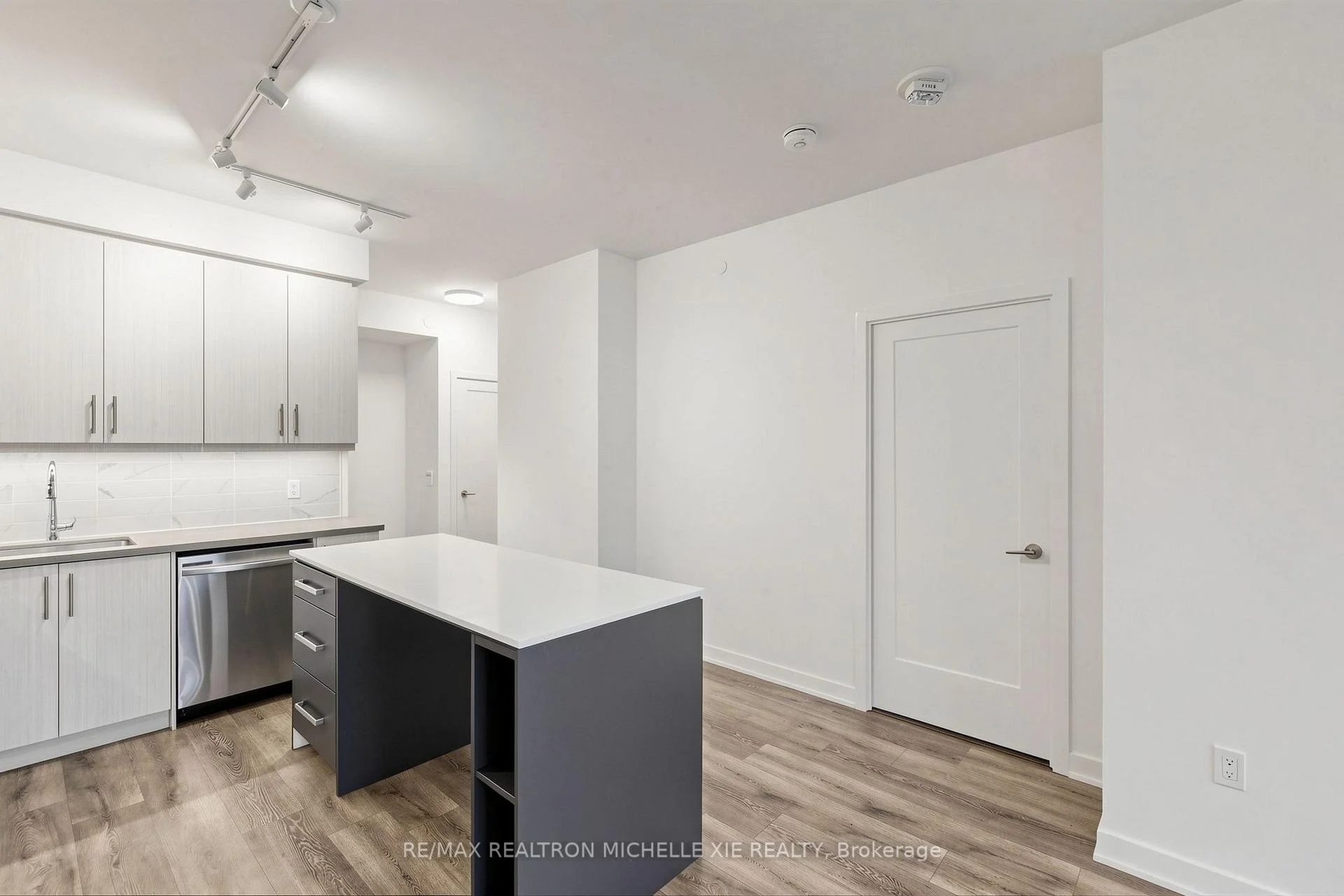 Photo 26 of Unit 1707, 105 Oneida Crescent, Richmond Hill, Langstaff — HOMEH