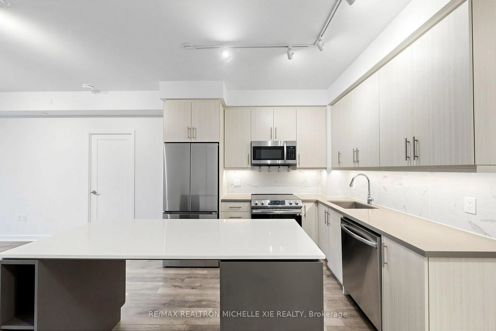 Photo 27 of Unit 1707, 105 Oneida Crescent, Richmond Hill, Langstaff — HOMEH