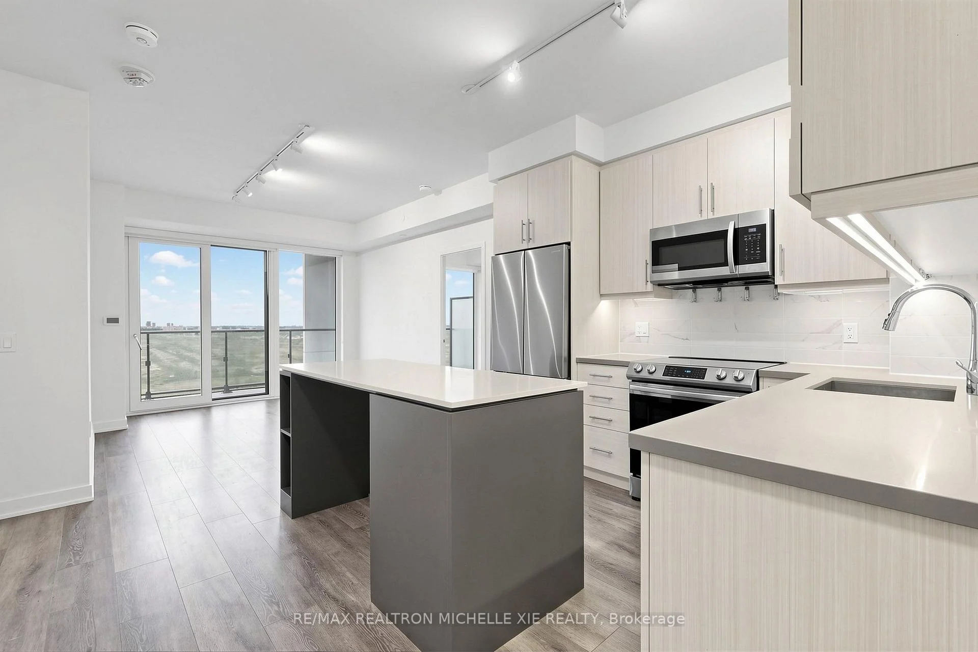 Photo 28 of Unit 1707, 105 Oneida Crescent, Richmond Hill, Langstaff — HOMEH