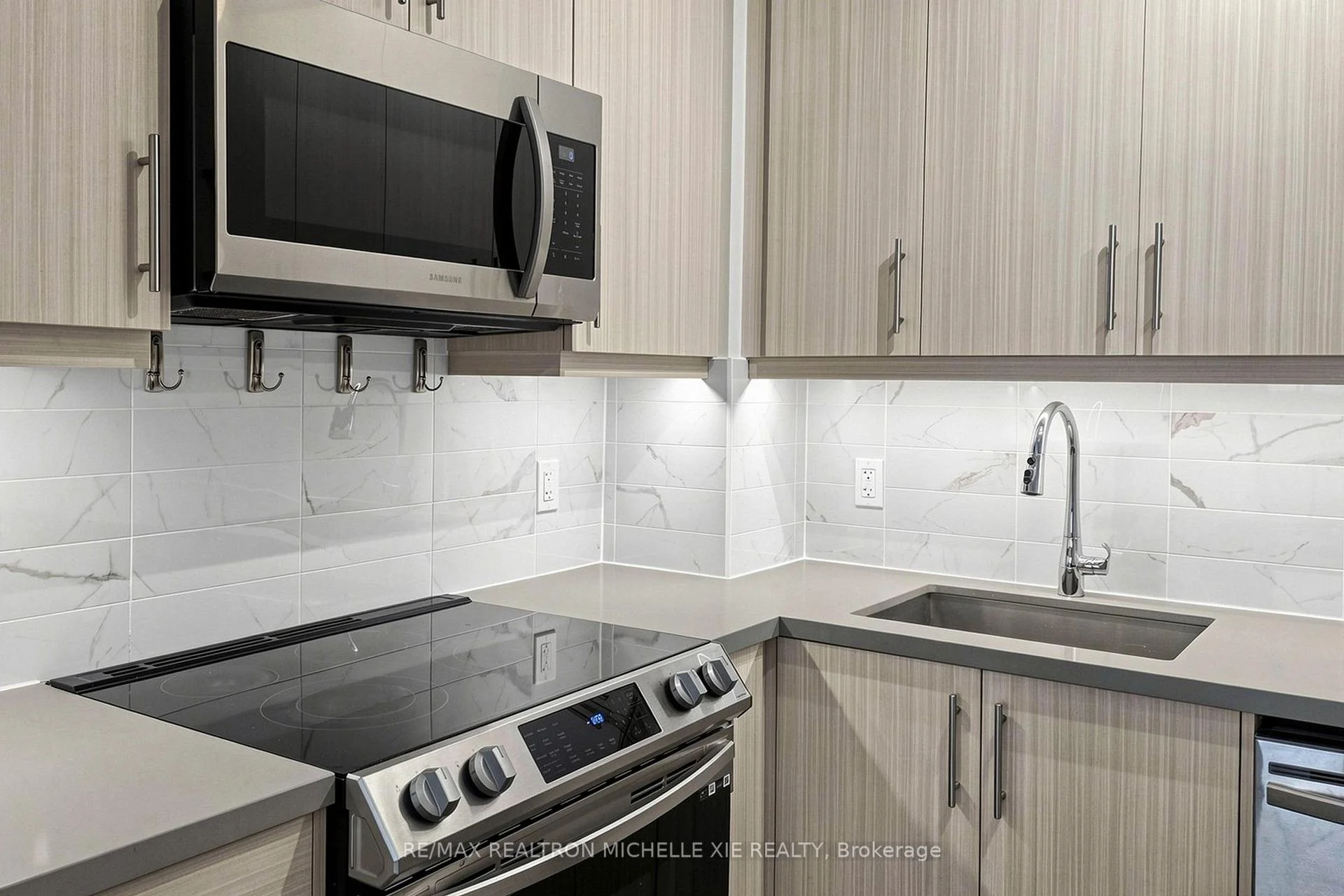 Photo 32 of Unit 1707, 105 Oneida Crescent, Richmond Hill, Langstaff — HOMEH