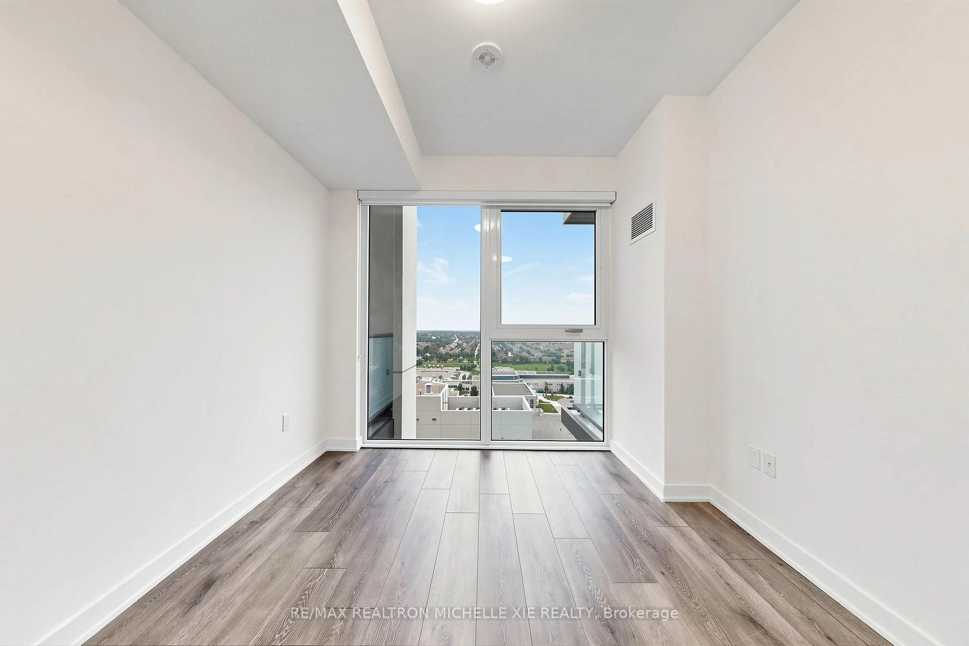 Photo 34 of Unit 1707, 105 Oneida Crescent, Richmond Hill, Langstaff — HOMEH