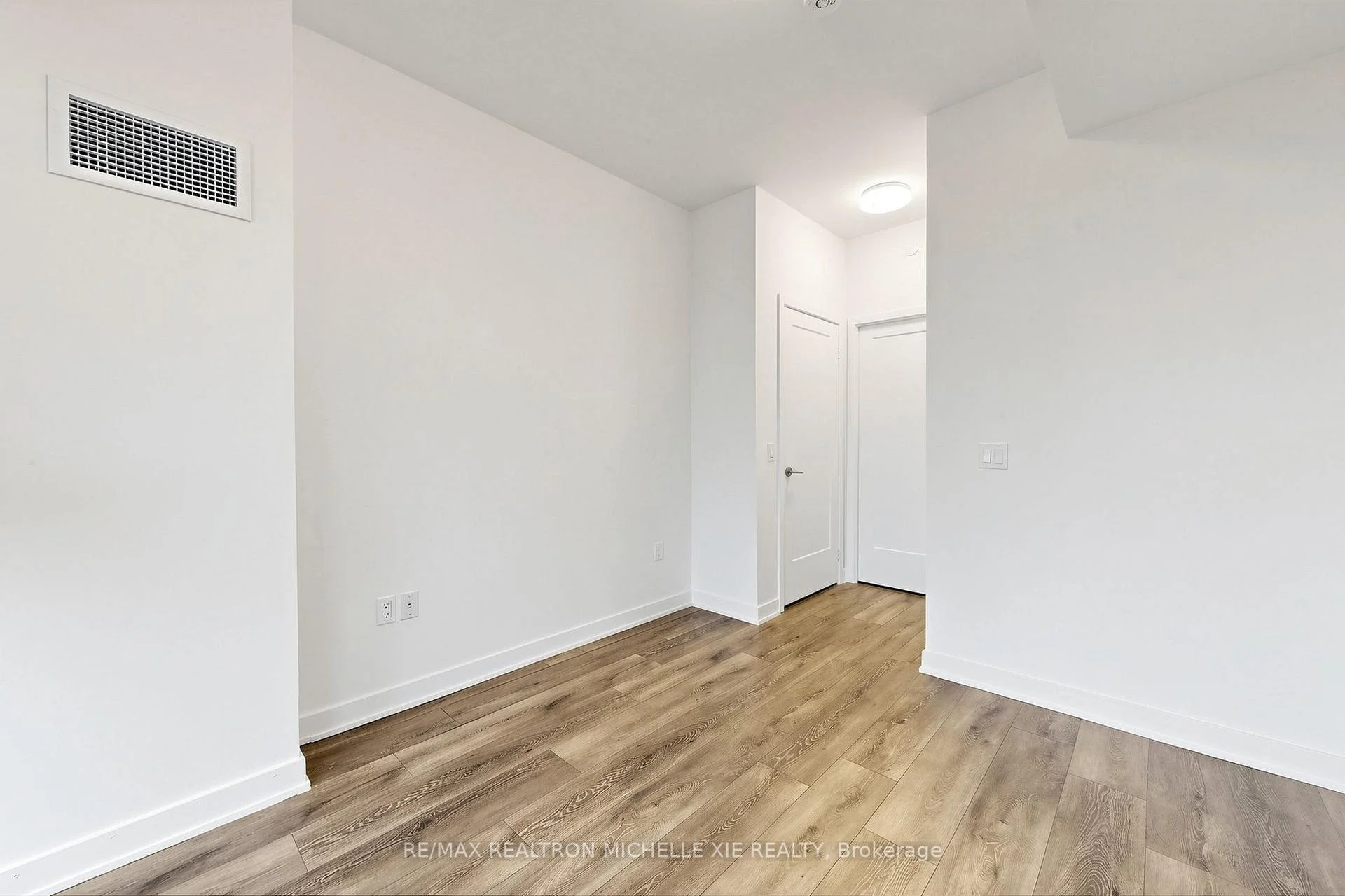 Photo 35 of Unit 1707, 105 Oneida Crescent, Richmond Hill, Langstaff — HOMEH
