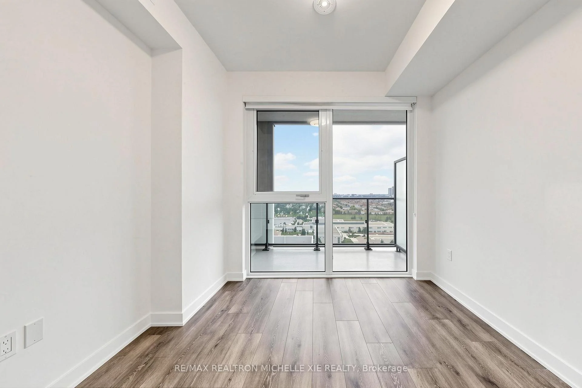 Photo 39 of Unit 1707, 105 Oneida Crescent, Richmond Hill, Langstaff — HOMEH